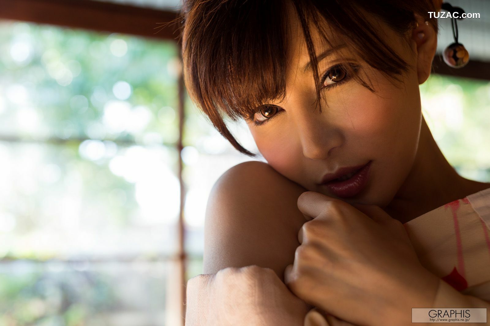 Graphis_里美ゆりあ《Pussy Cat》 Gals 写真集[31P]