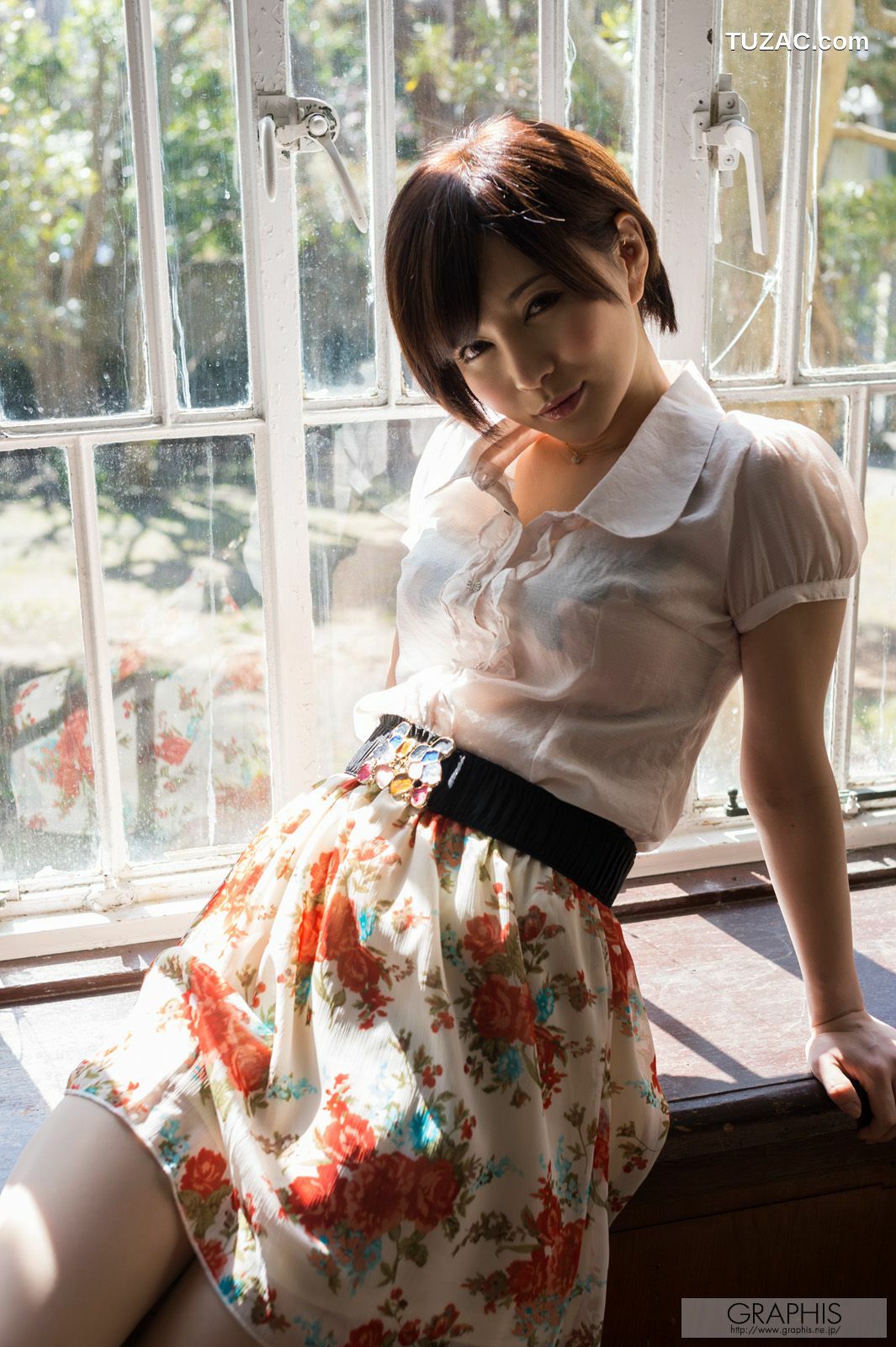 Graphis_里美ゆりあ《Pussy Cat》 Gals 写真集[31P]