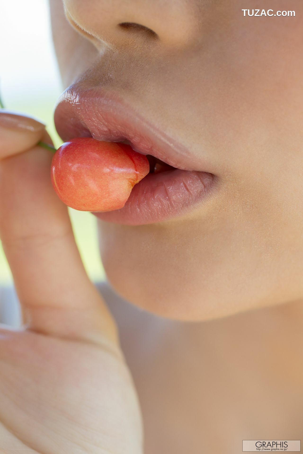 Graphis_鈴村 あいり《Summer Special 2015 》 写真集[64P]