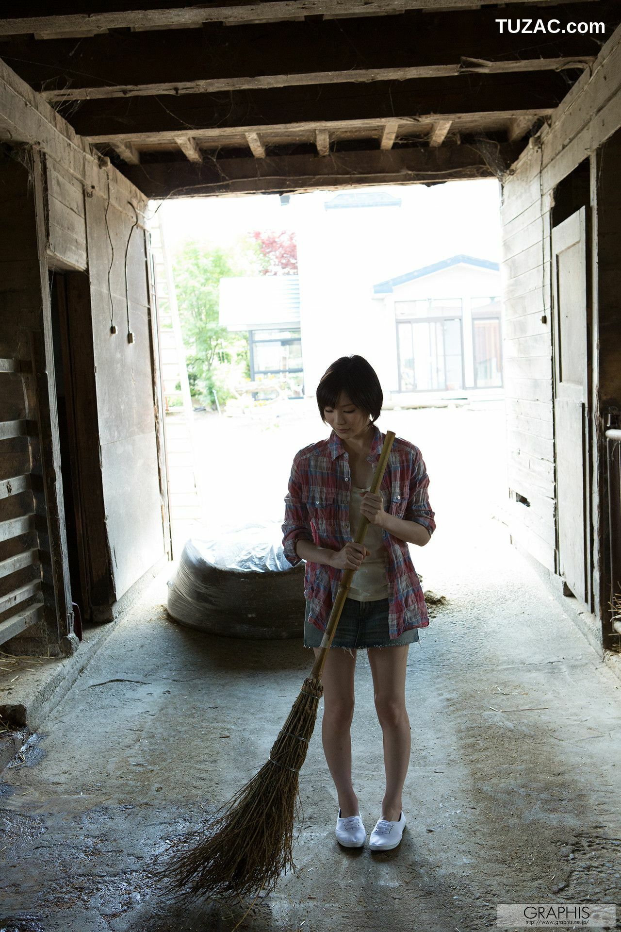 Graphis_鈴村 あいり《Summer Special 2015 》 写真集[64P]