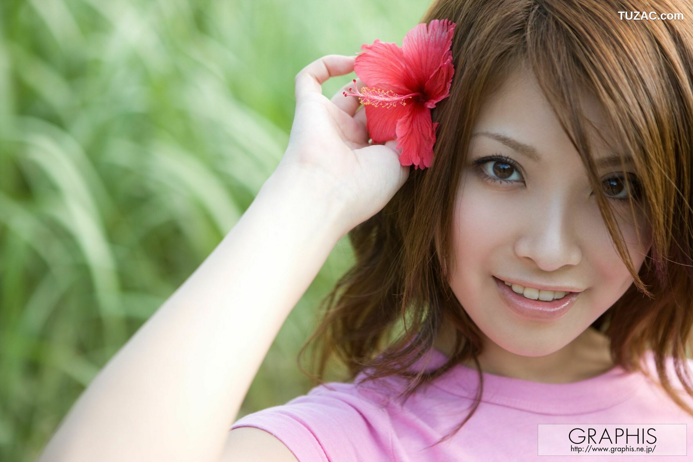 Graphis_雨音レイラ《Raindrops》 Special Contents 写真集[71P]