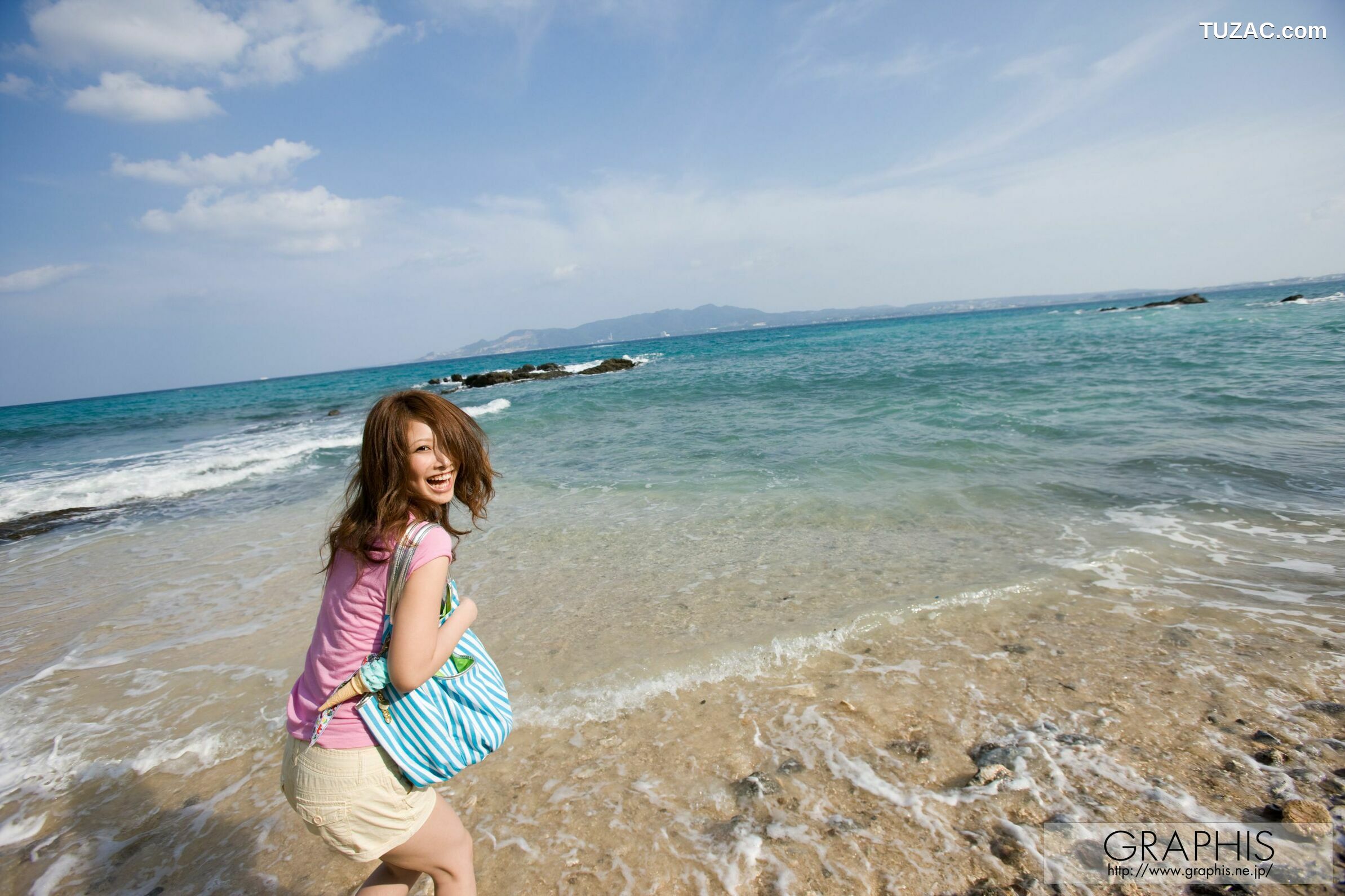 Graphis_雨音レイラ《Raindrops》 Special Contents 写真集[71P]