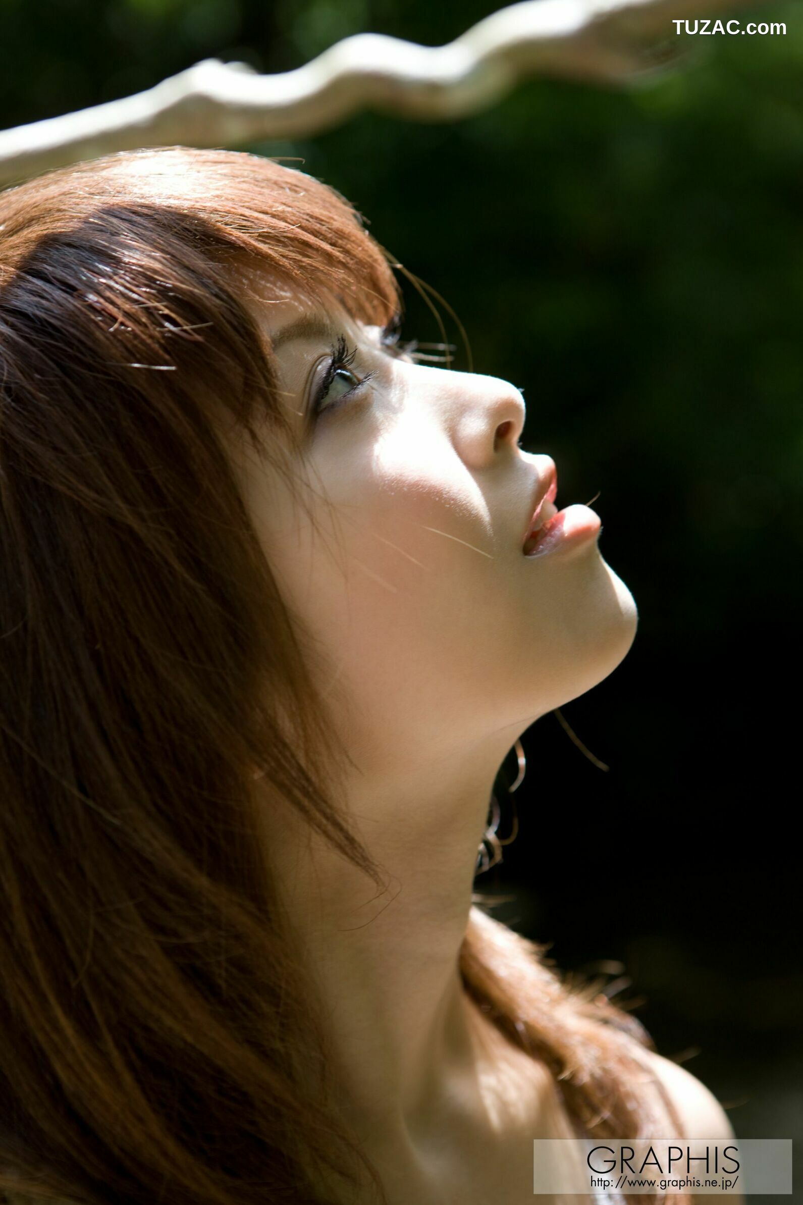 Graphis_雨音レイラ《Raindrops》 Special Contents 写真集[71P]