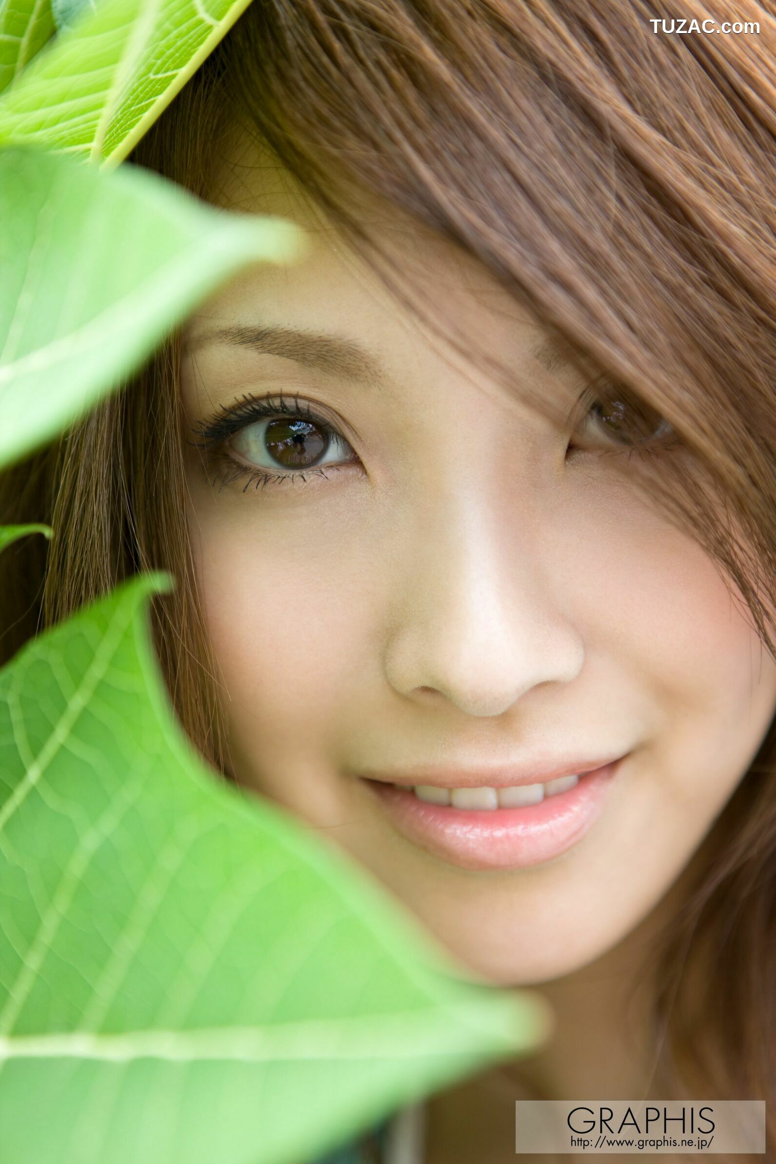 Graphis_雨音レイラ《Raindrops》 Special Contents 写真集[71P]