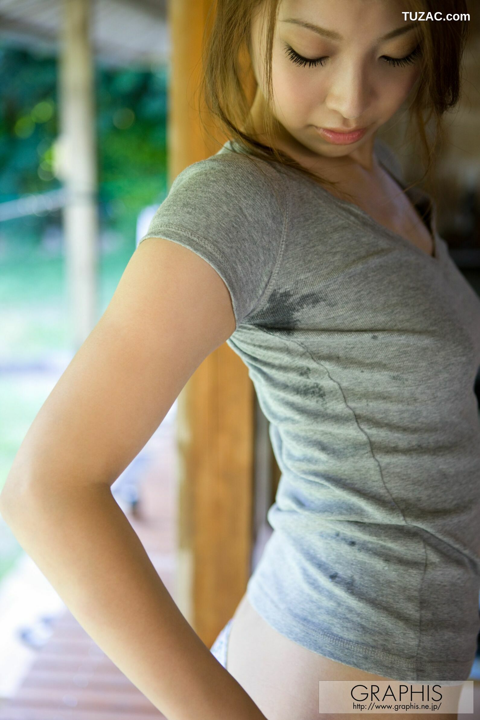 Graphis_雨音レイラ《Raindrops》 Special Contents 写真集[71P]