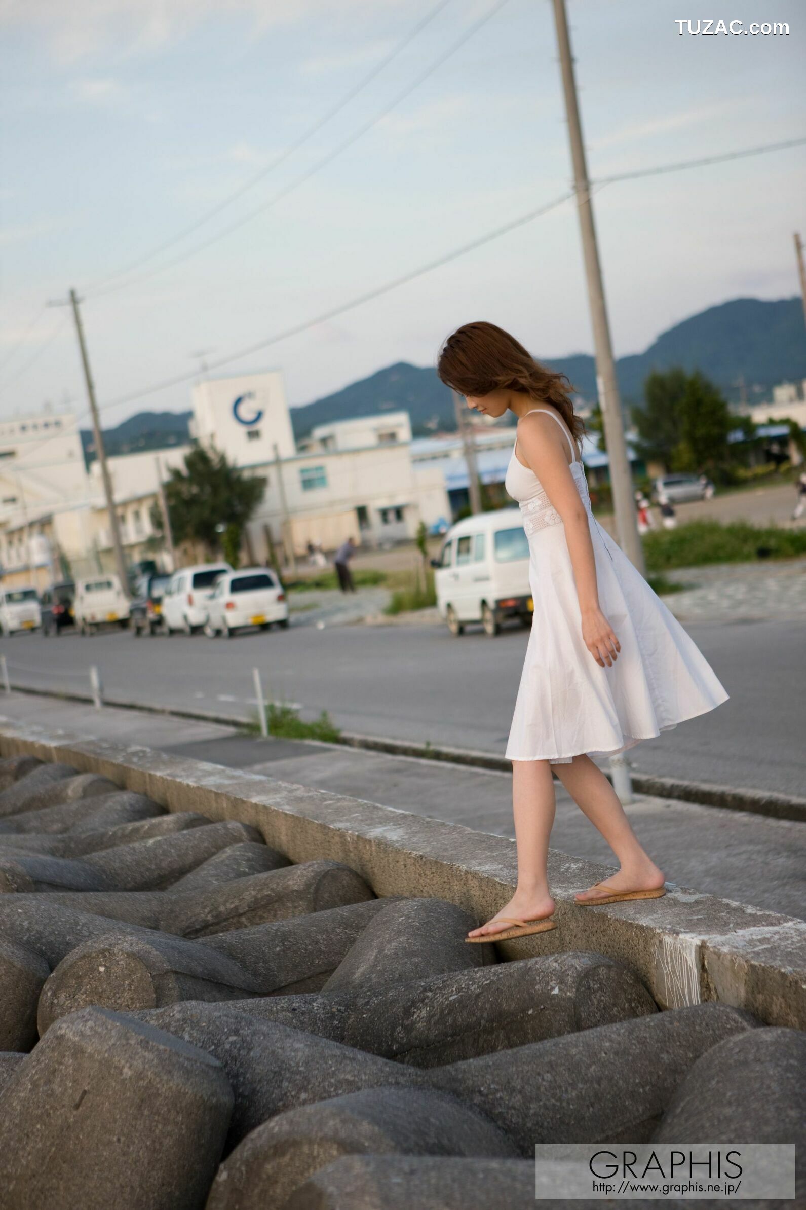 Graphis_雨音レイラ《Raindrops》 Special Contents 写真集[71P]