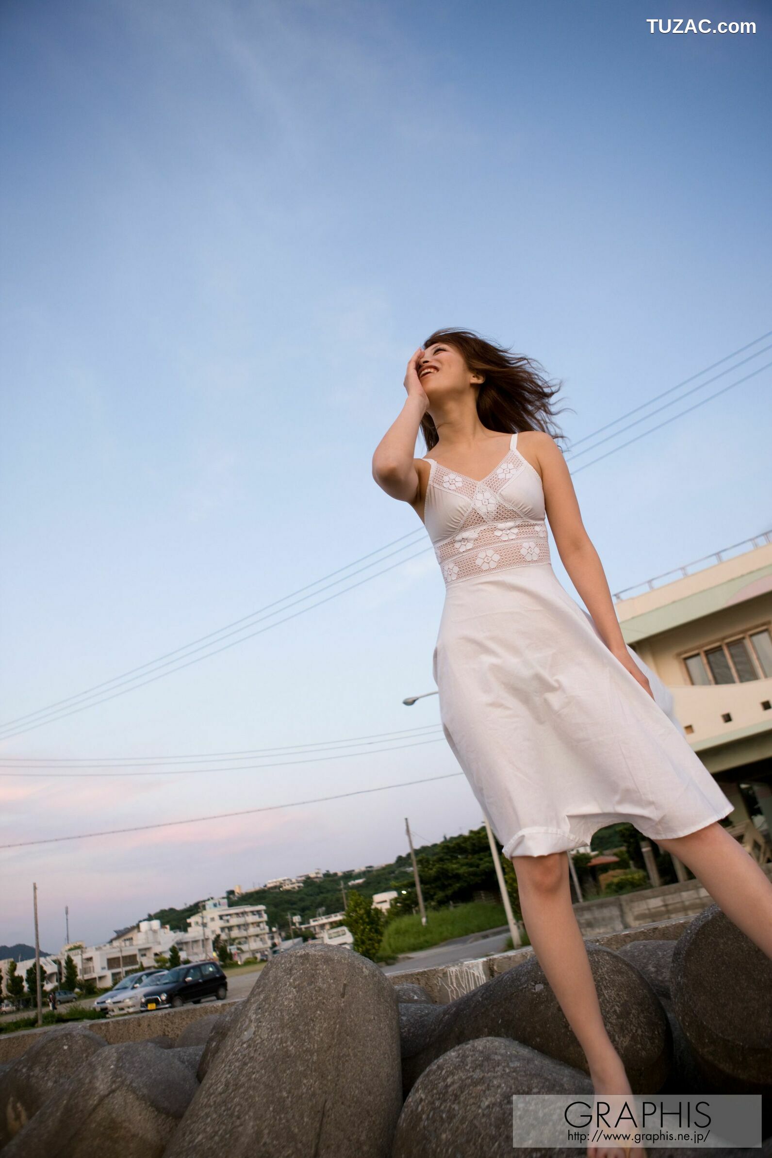 Graphis_雨音レイラ《Raindrops》 Special Contents 写真集[71P]