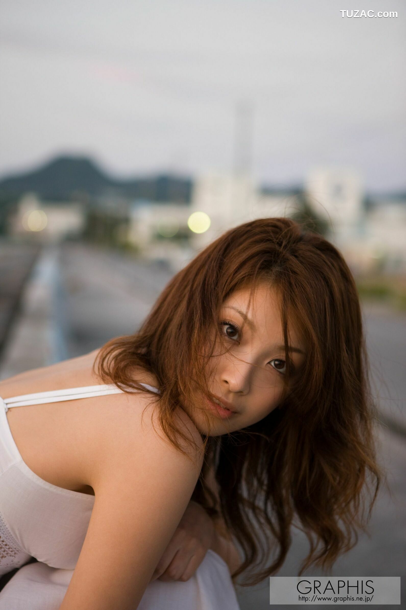 Graphis_雨音レイラ《Raindrops》 Special Contents 写真集[71P]