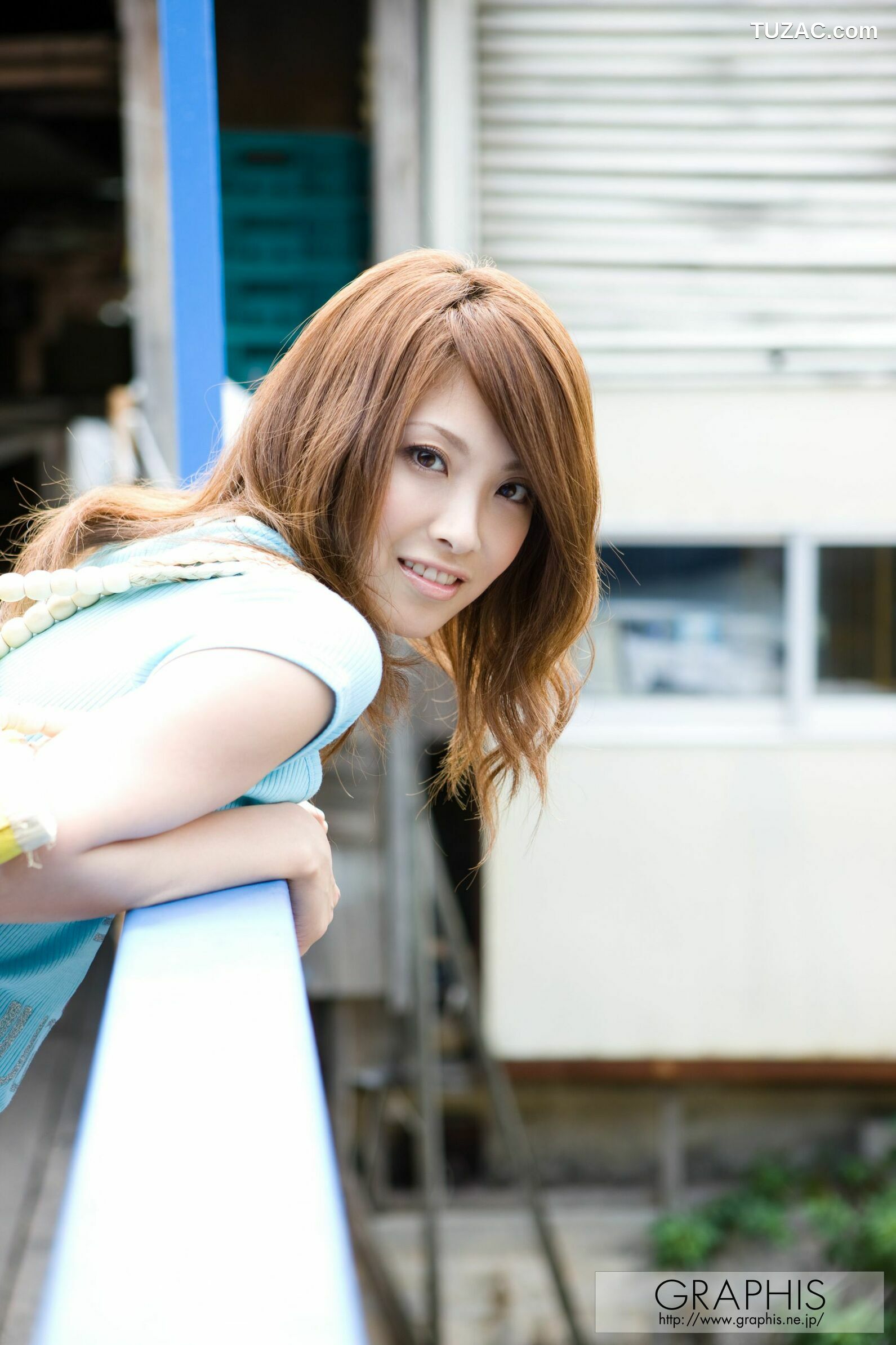 Graphis_雨音レイラ《Raindrops》 Special Contents 写真集[71P]