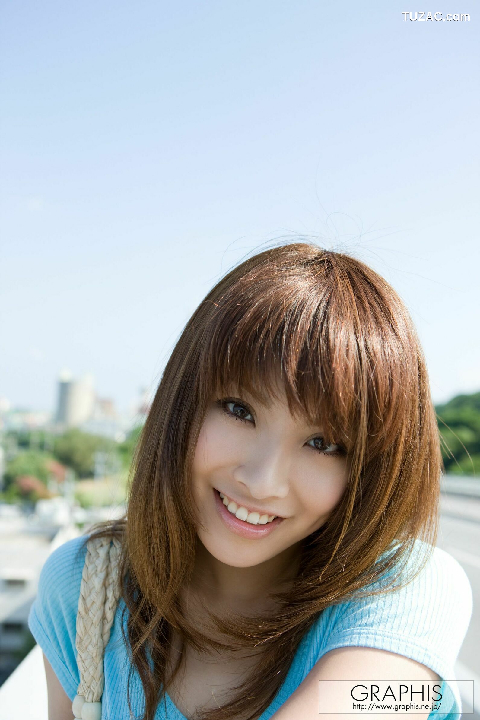 Graphis_雨音レイラ《Raindrops》 Special Contents 写真集[71P]