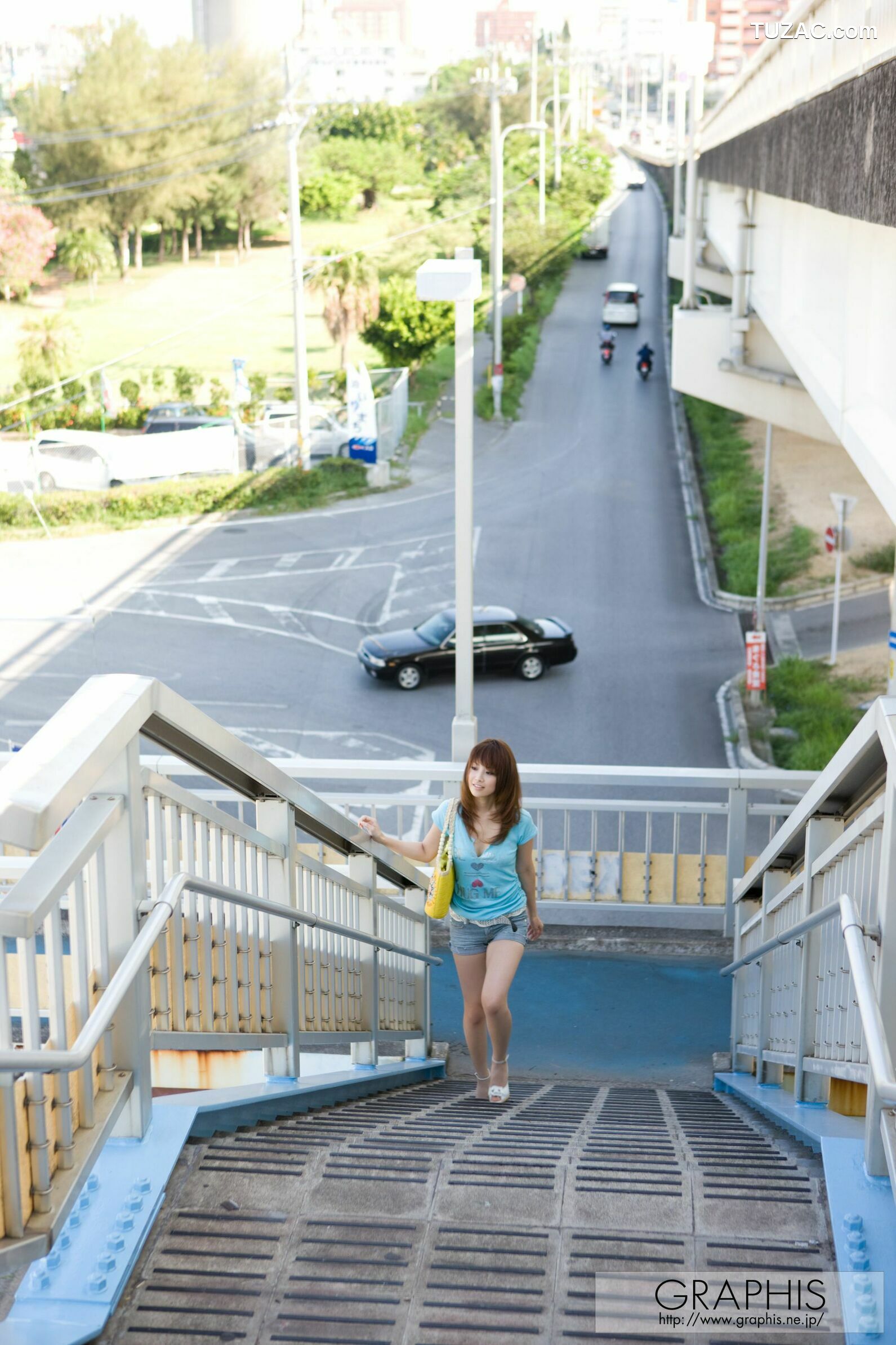 Graphis_雨音レイラ《Raindrops》 Special Contents 写真集[71P]