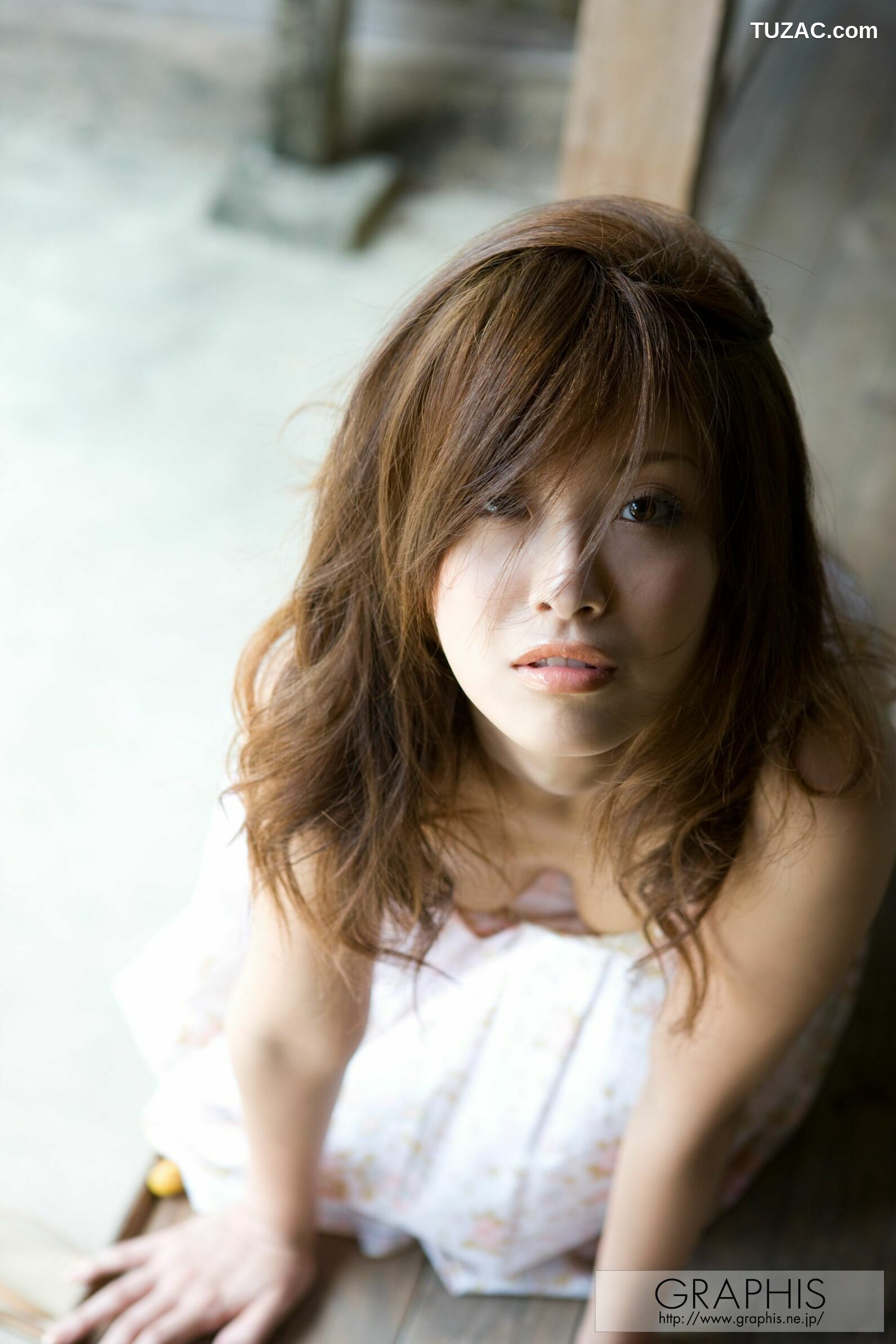 Graphis_雨音レイラ《Raindrops》 Special Contents 写真集[71P]