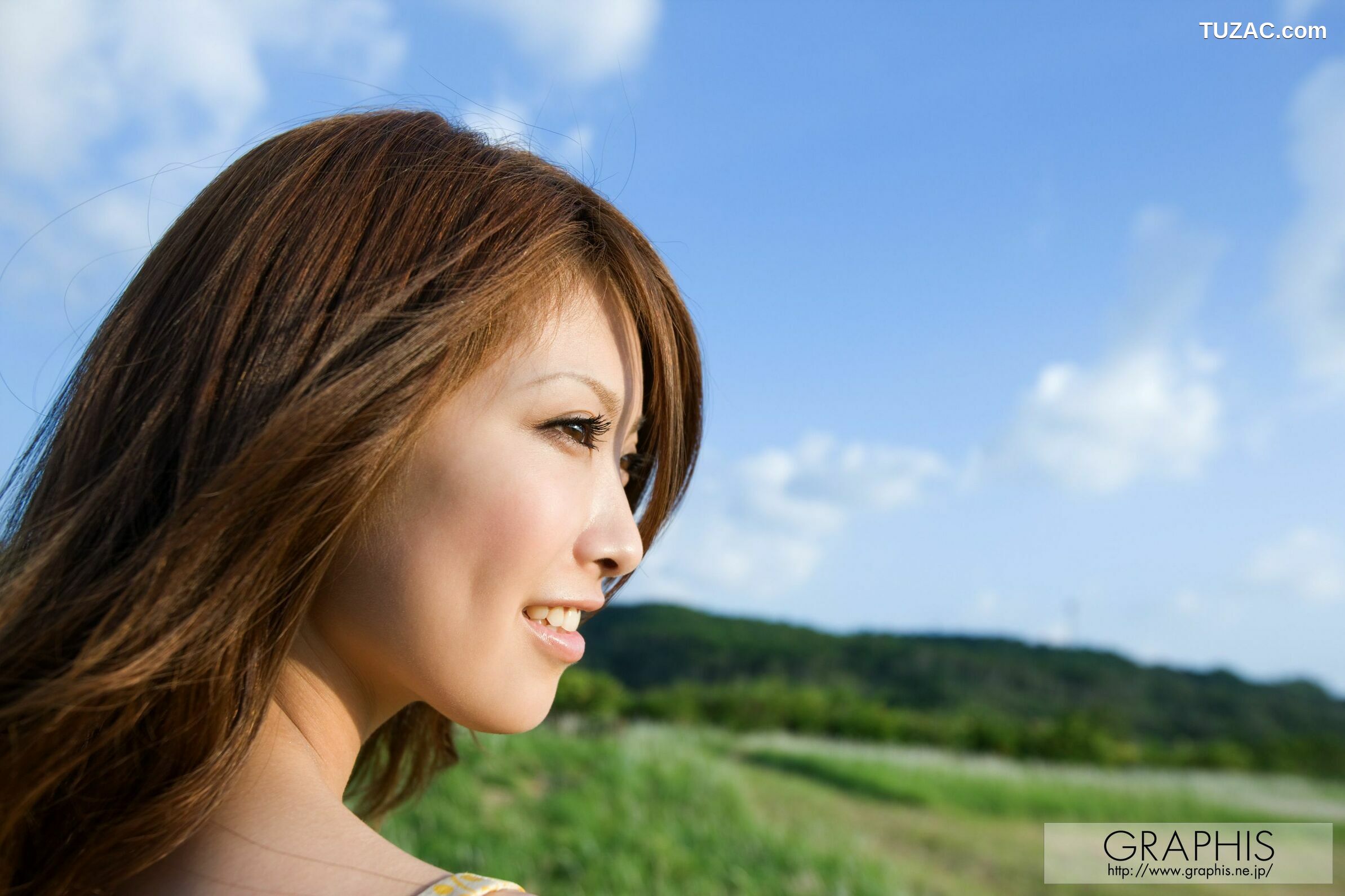 Graphis_雨音レイラ《Raindrops》 Special Contents 写真集[71P]