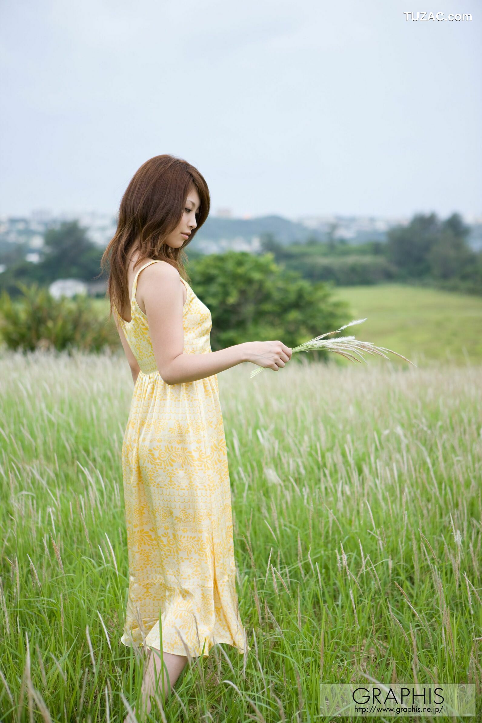 Graphis_雨音レイラ《Raindrops》 Special Contents 写真集[71P]