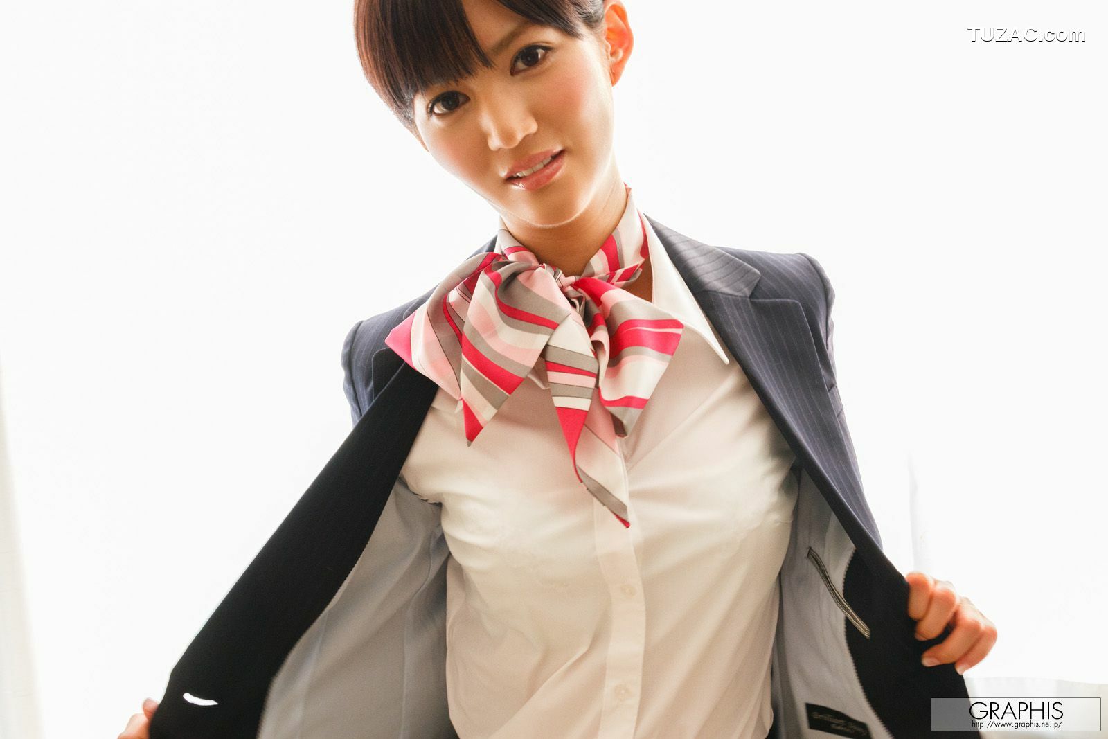 Graphis_麻生希《Cutie Doll》 Gals 写真集[32P]