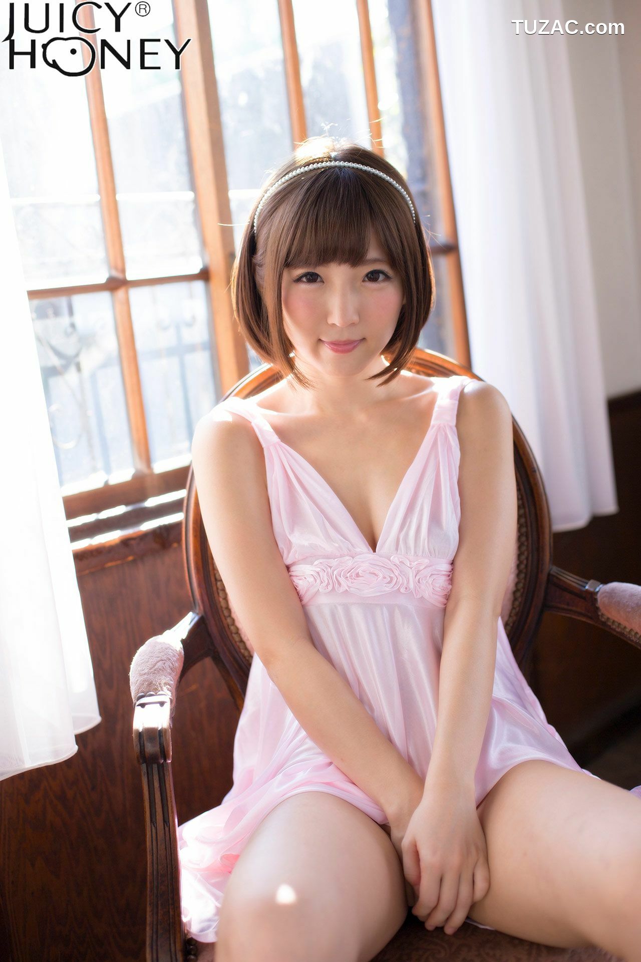 Juicy Honey_ トレカ連動写真集 佐倉絆《THE.DELUXE.2017》 写真集[37P]