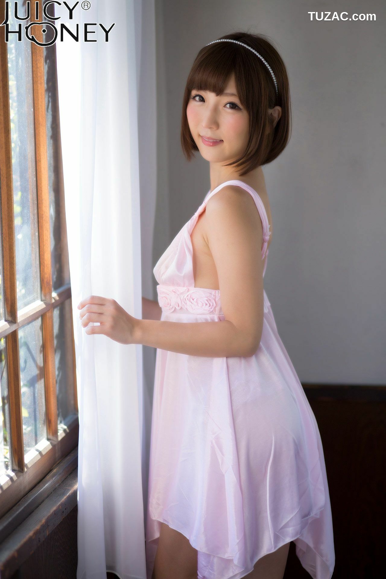 Juicy Honey_ トレカ連動写真集 佐倉絆《THE.DELUXE.2017》 写真集[37P]