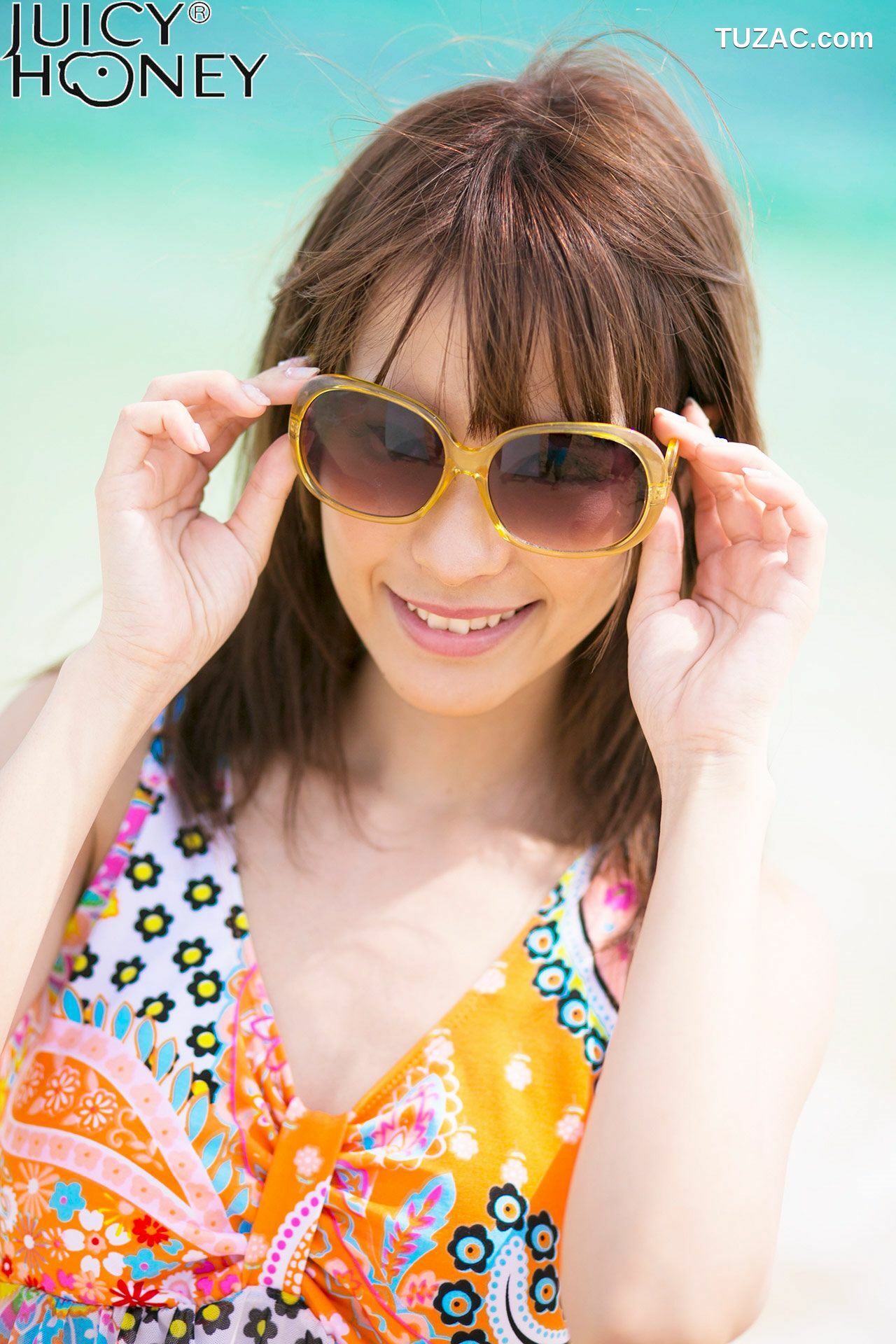 Juicy Honey_ トレカ連動写真集 桃乃木かな/桃乃木香奈 Kana Momonagi 写真集[57P]