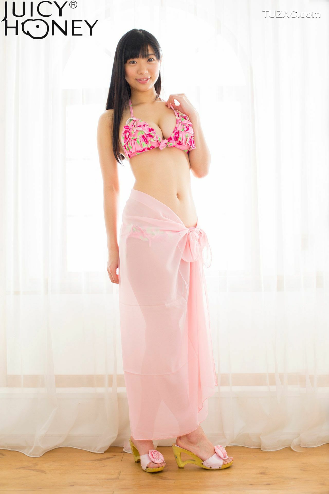 Juicy Honey_ トレカ連動写真集 桐谷まつり《THE.DELUXE.2017》 写真集[29P]