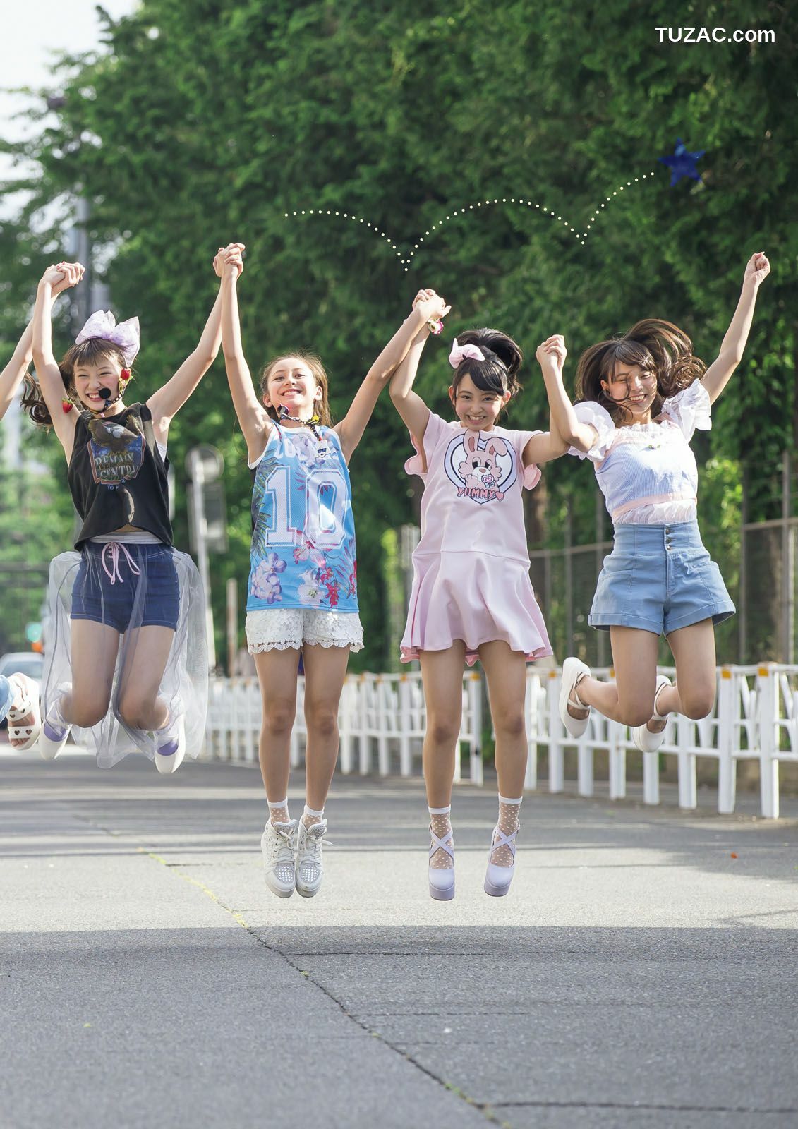 PB写真集_ ふわふわ 《ふわふわです》 写真集[102P]