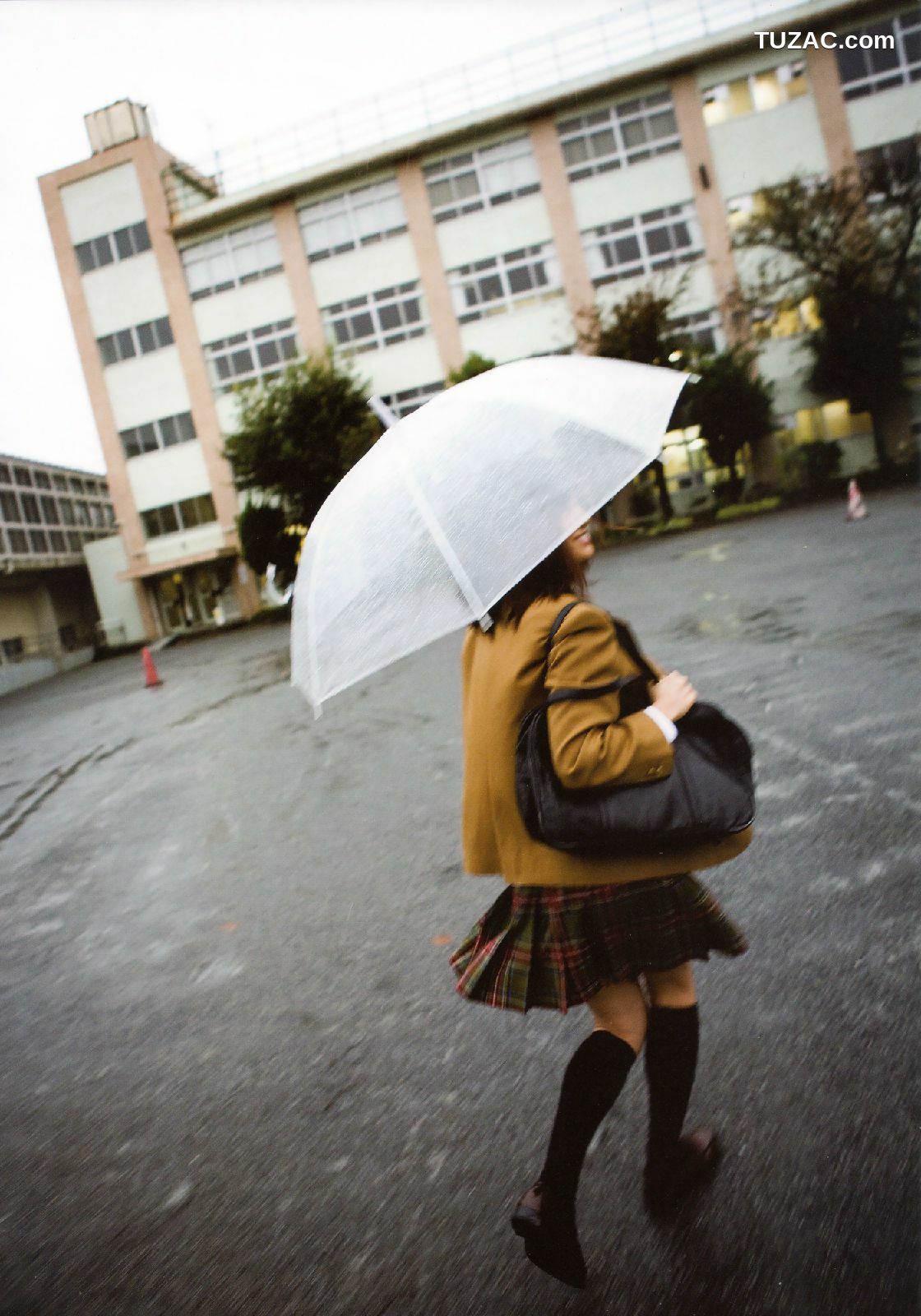 PB写真集_Atsuko Maeda 前田敦子 《In-Tokyo》[82P]