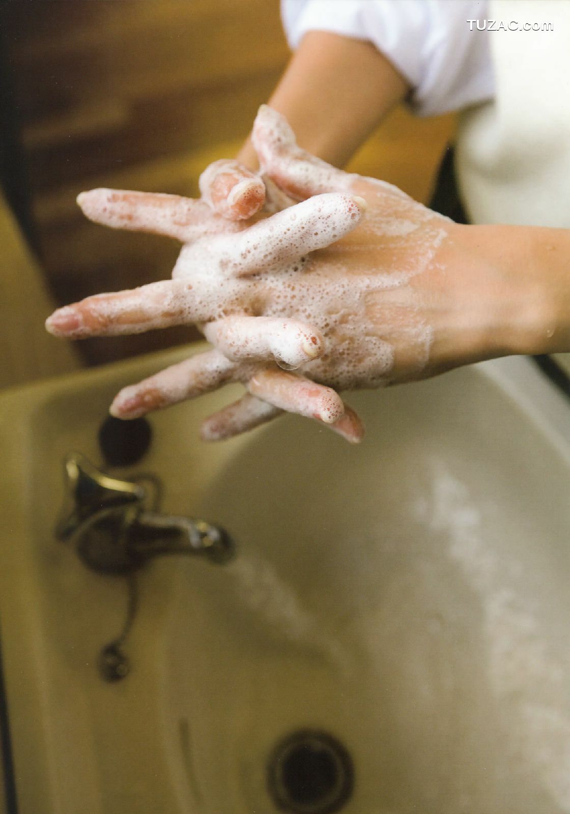 PB写真集_Atsuko Maeda 前田敦子 《In-Tokyo》[82P]