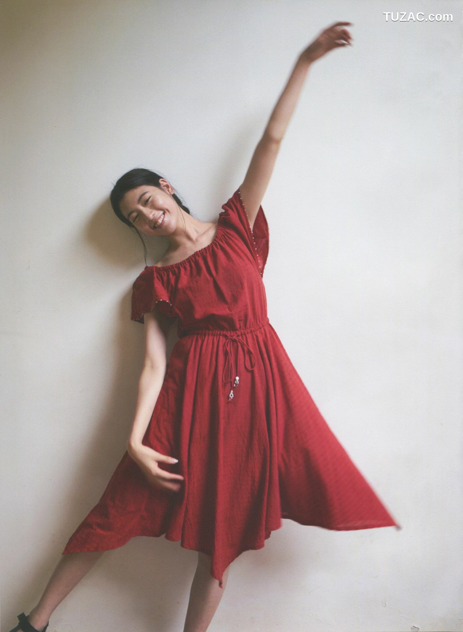 PB写真集_Ayaka Miyoshi 三吉彩花 《わたし》[135P]