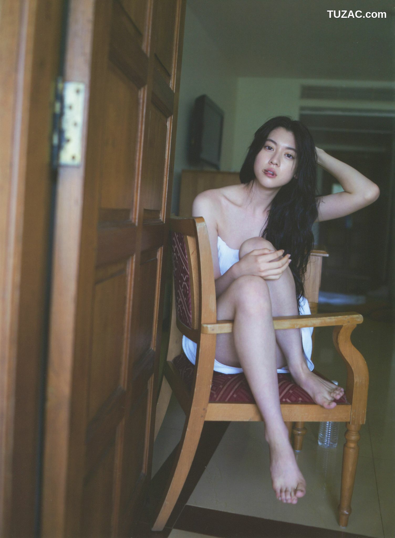 PB写真集_Ayaka Miyoshi 三吉彩花 《わたし》[135P]