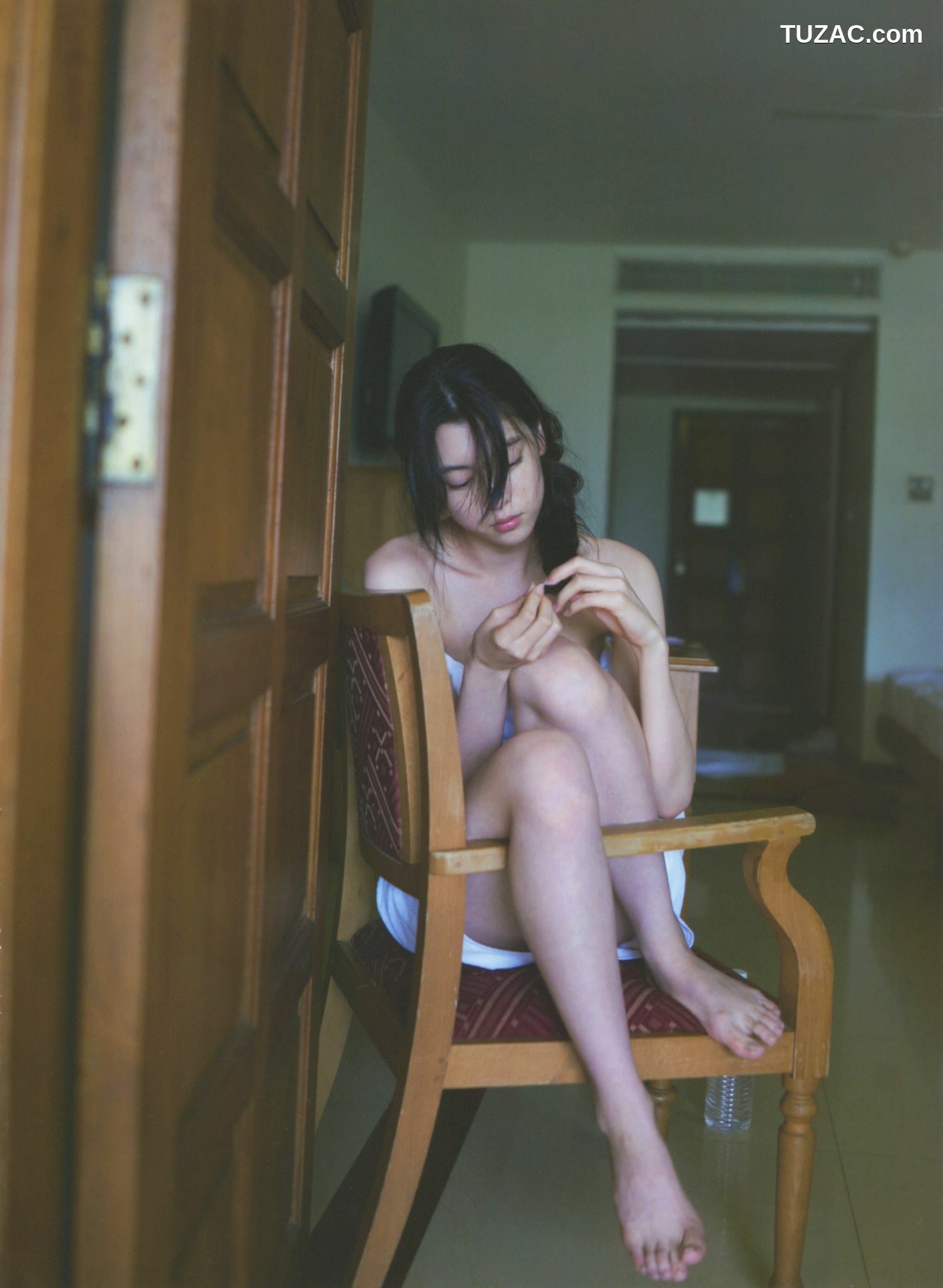 PB写真集_Ayaka Miyoshi 三吉彩花 《わたし》[135P]