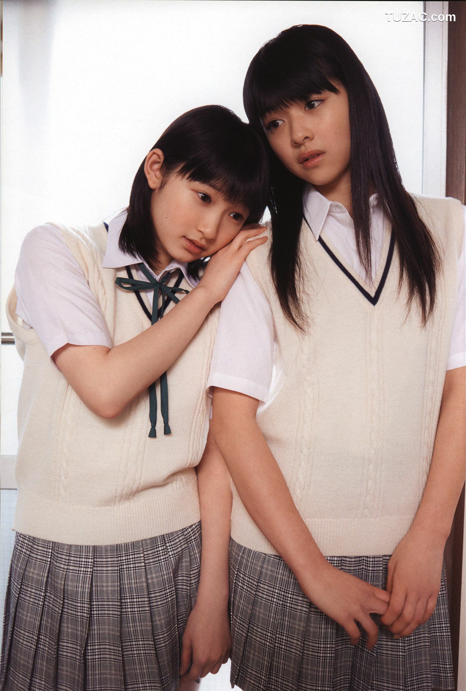 PB写真集_Juice=Juice《OFFICIAL PHOTO BOOK》 写真集[90P]