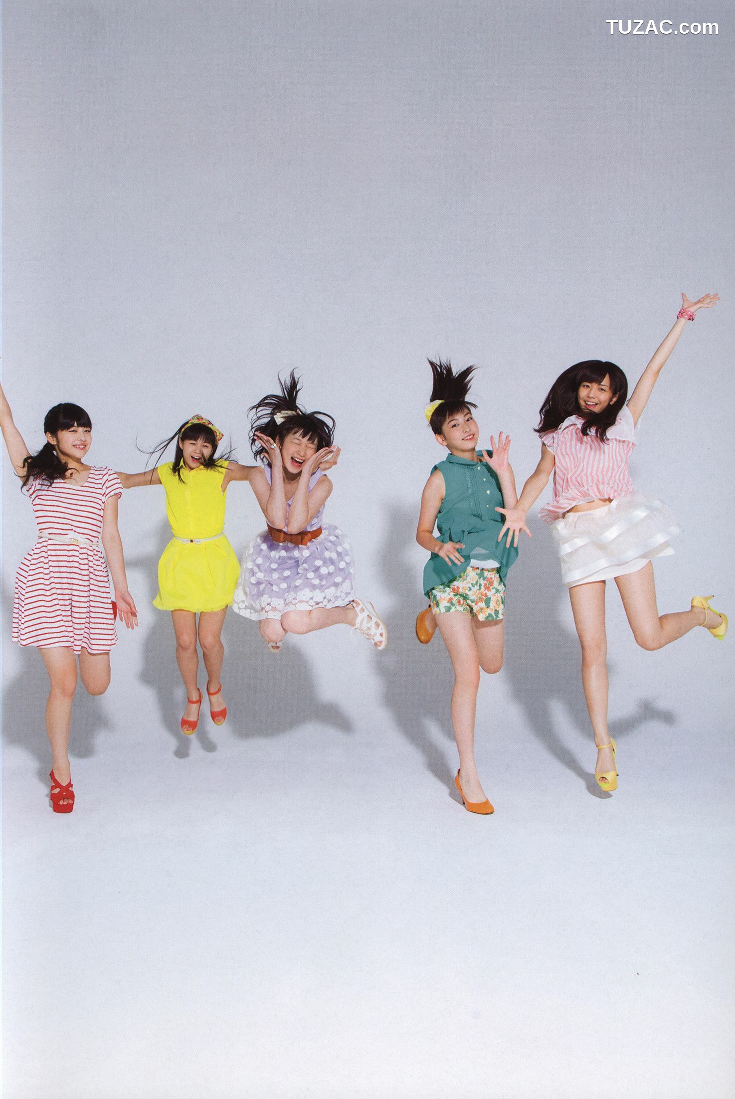 PB写真集_Juice=Juice《OFFICIAL PHOTO BOOK》 写真集[90P]