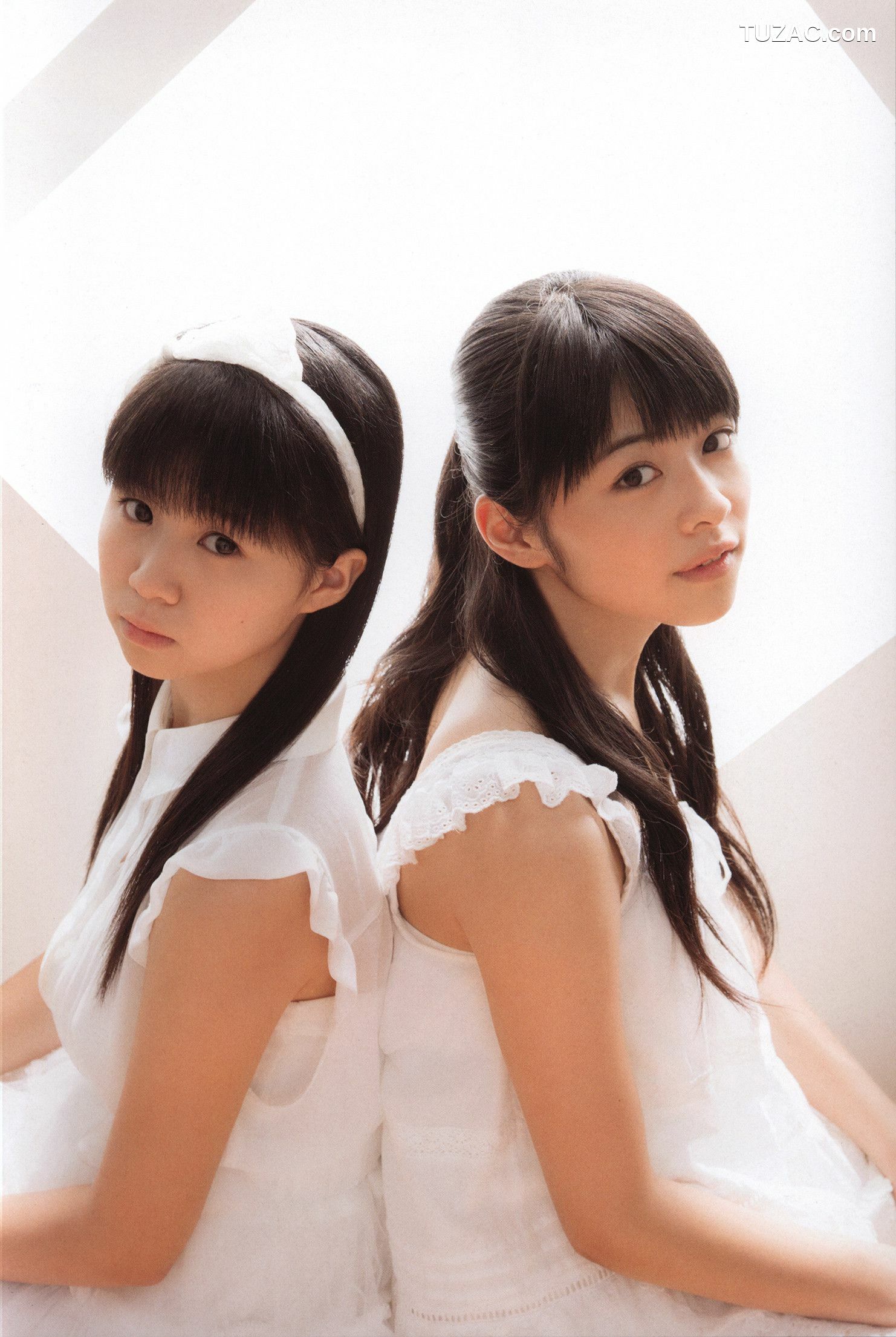 PB写真集_Juice=Juice《OFFICIAL PHOTO BOOK》 写真集[90P]