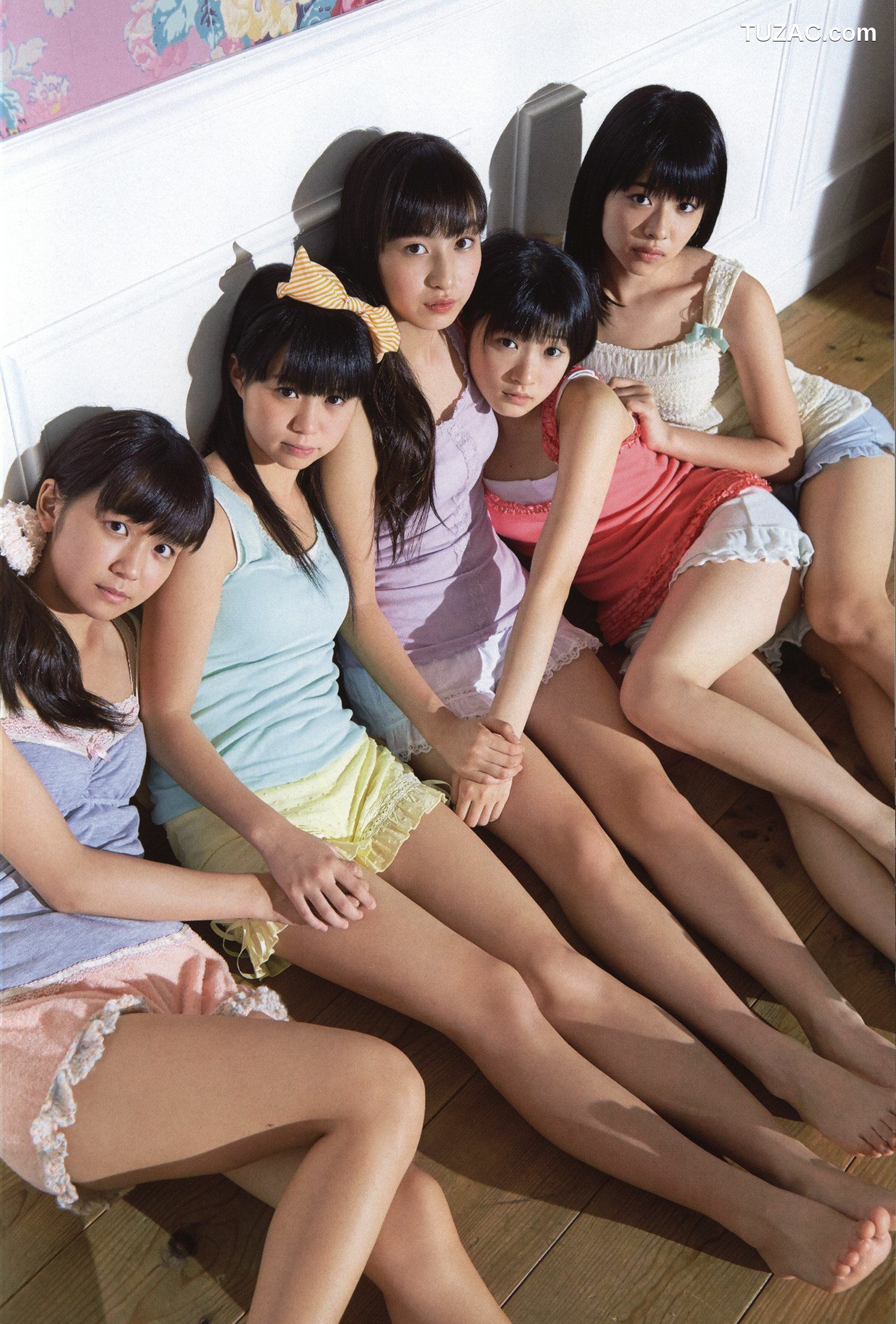 PB写真集_Juice=Juice《OFFICIAL PHOTO BOOK》 写真集[90P]