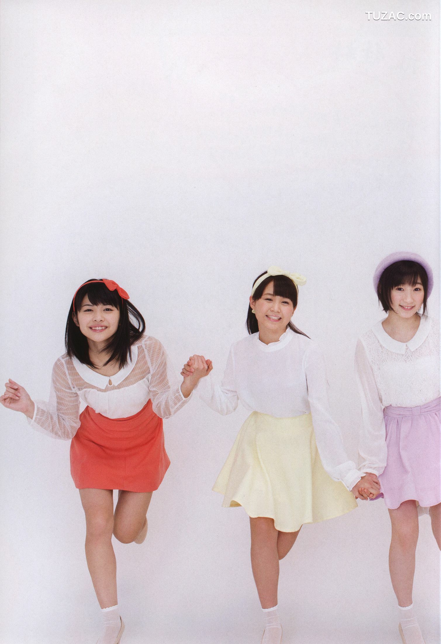 PB写真集_Juice=Juice《OFFICIAL PHOTO BOOK》 写真集[90P]