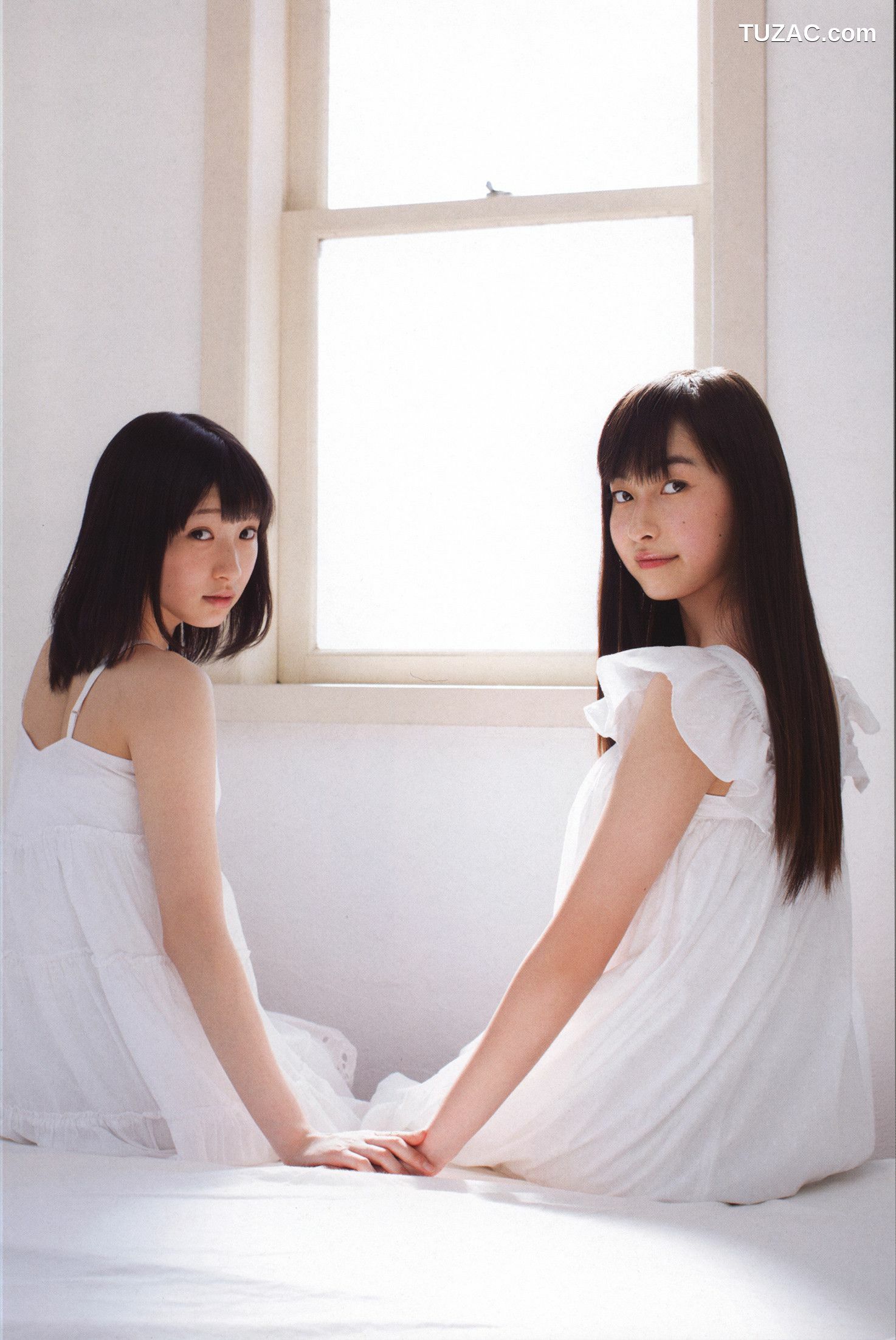 PB写真集_Juice=Juice《OFFICIAL PHOTO BOOK》 写真集[90P]
