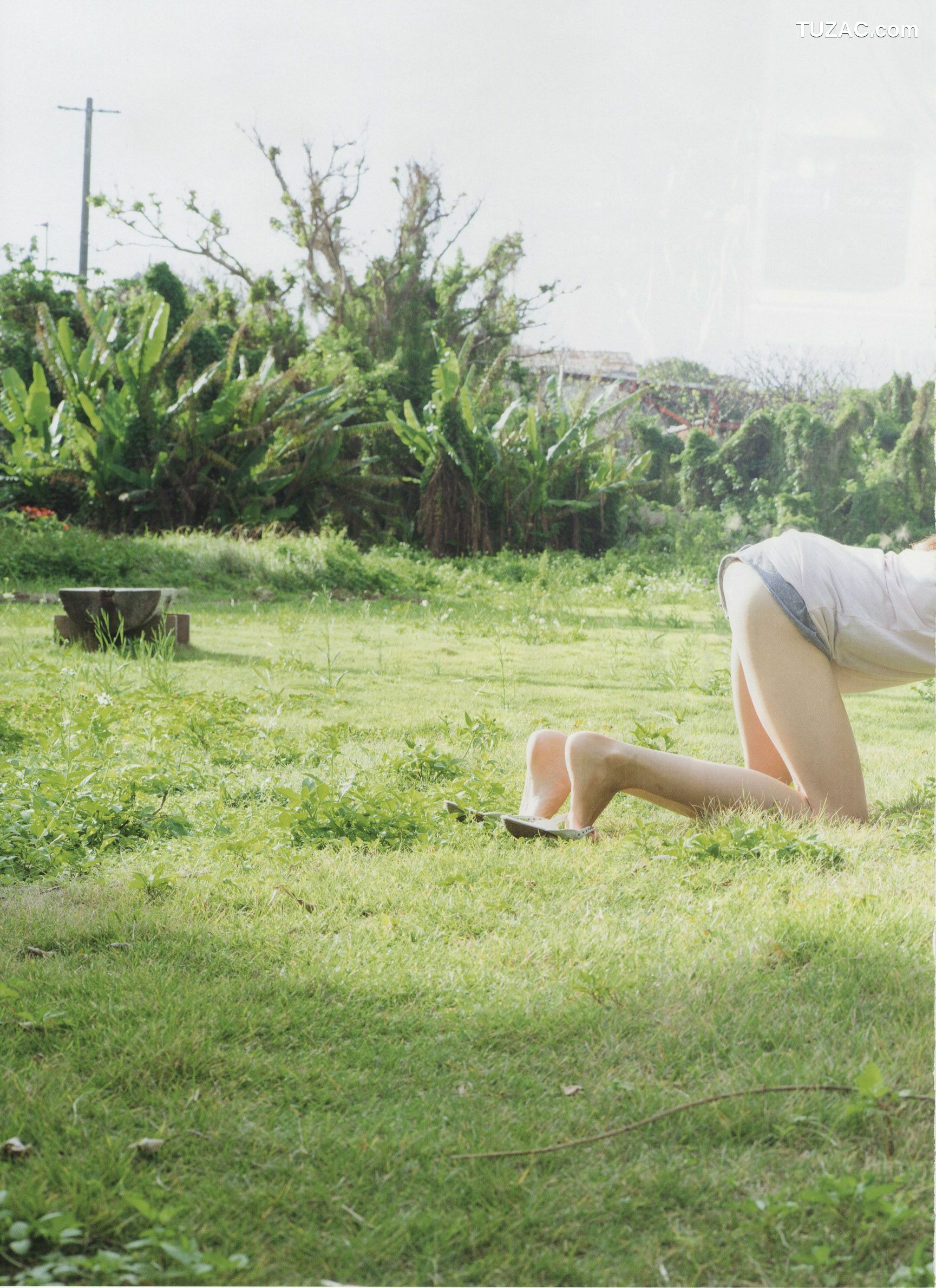 PB写真集_中村愛美 《Lyin&amp;#039; Eyes》 写真集[98P]