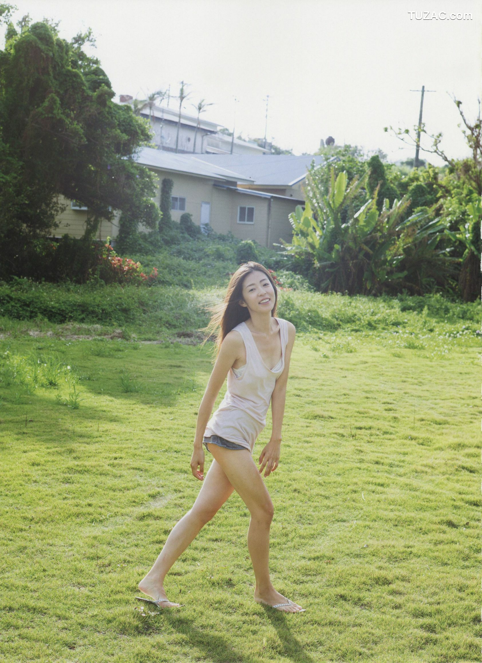 PB写真集_中村愛美 《Lyin&amp;#039; Eyes》 写真集[98P]