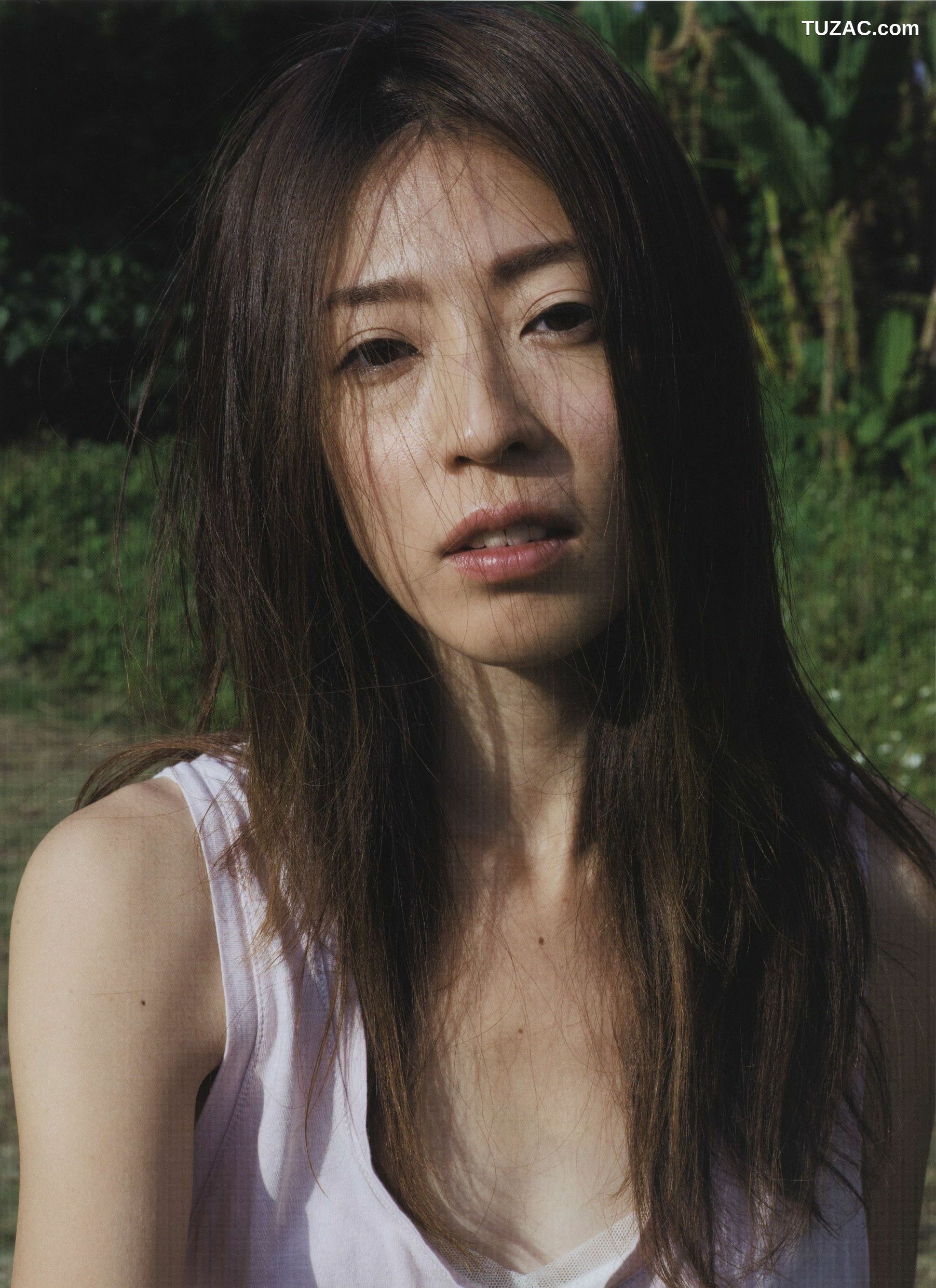 PB写真集_中村愛美 《Lyin&amp;#039; Eyes》 写真集[98P]