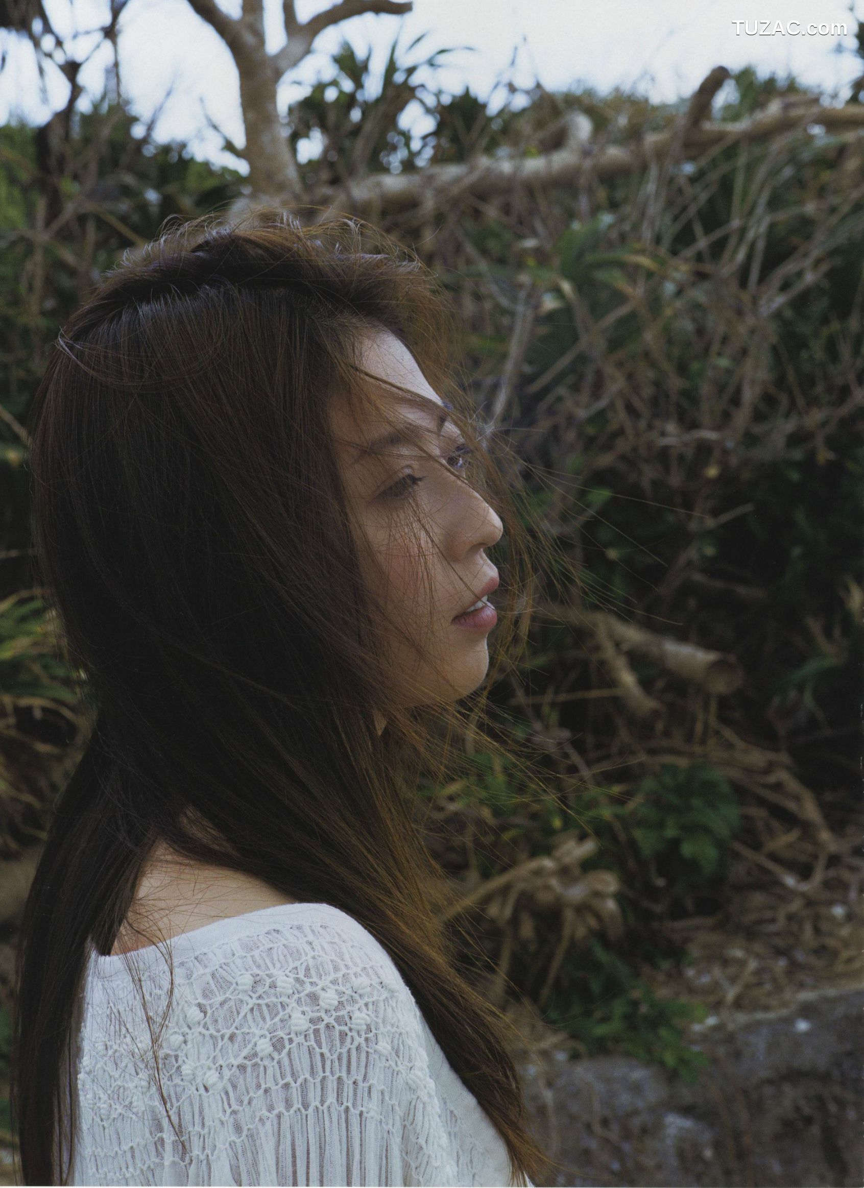 PB写真集_中村愛美 《Lyin&amp;#039; Eyes》 写真集[98P]