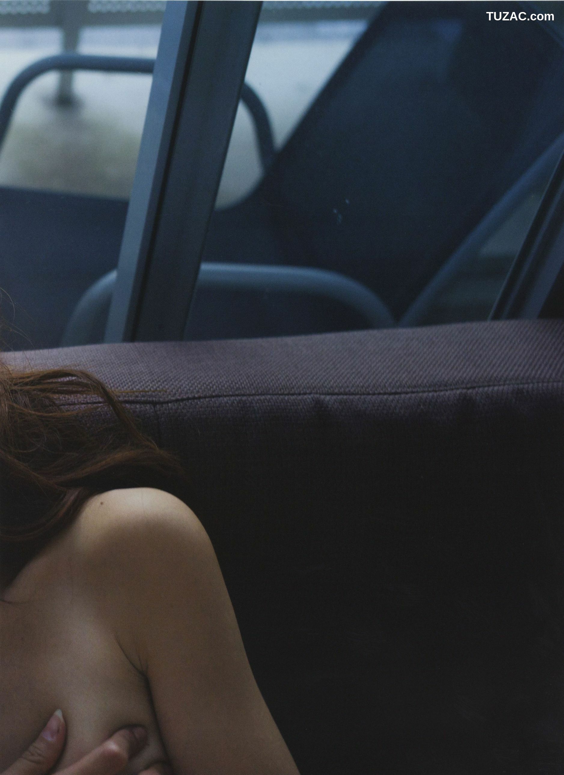 PB写真集_中村愛美 《Lyin&amp;#039; Eyes》 写真集[98P]