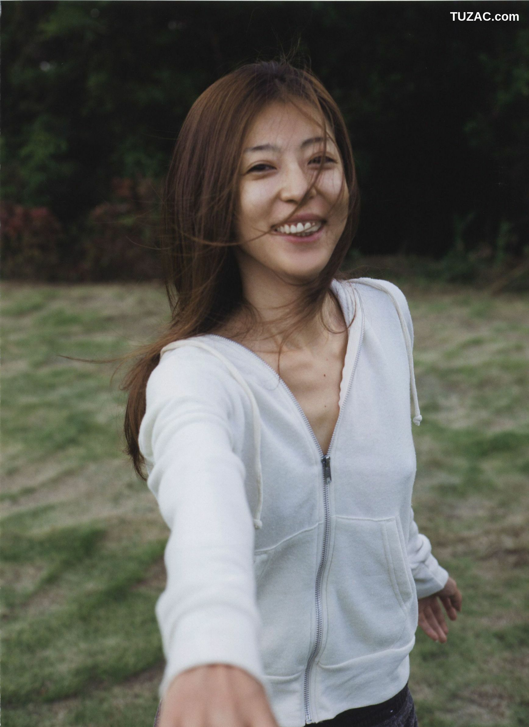 PB写真集_中村愛美 《Lyin&amp;#039; Eyes》 写真集[98P]