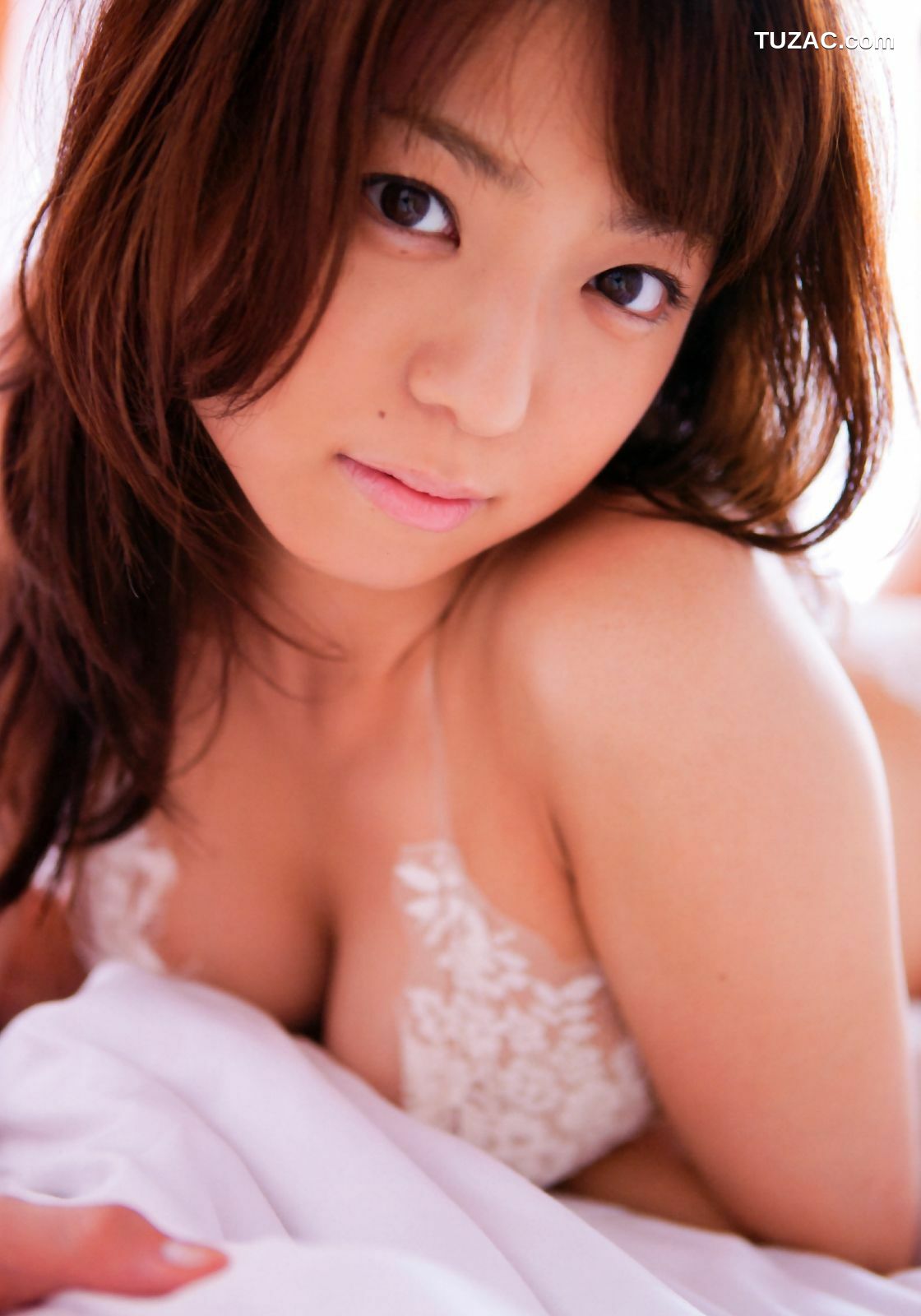 PB写真集_中村静香《HUG ハグ》 写真集[85P]