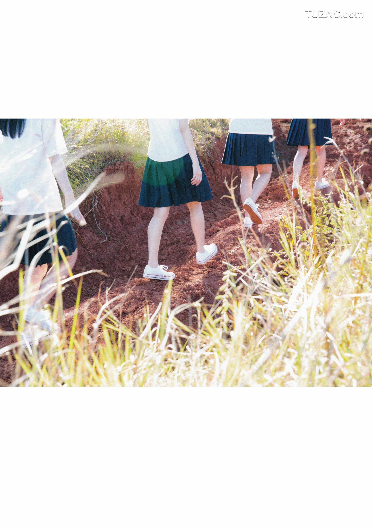 PB写真集_乃木坂46 《1時間遅れのI love you》 [119P]
