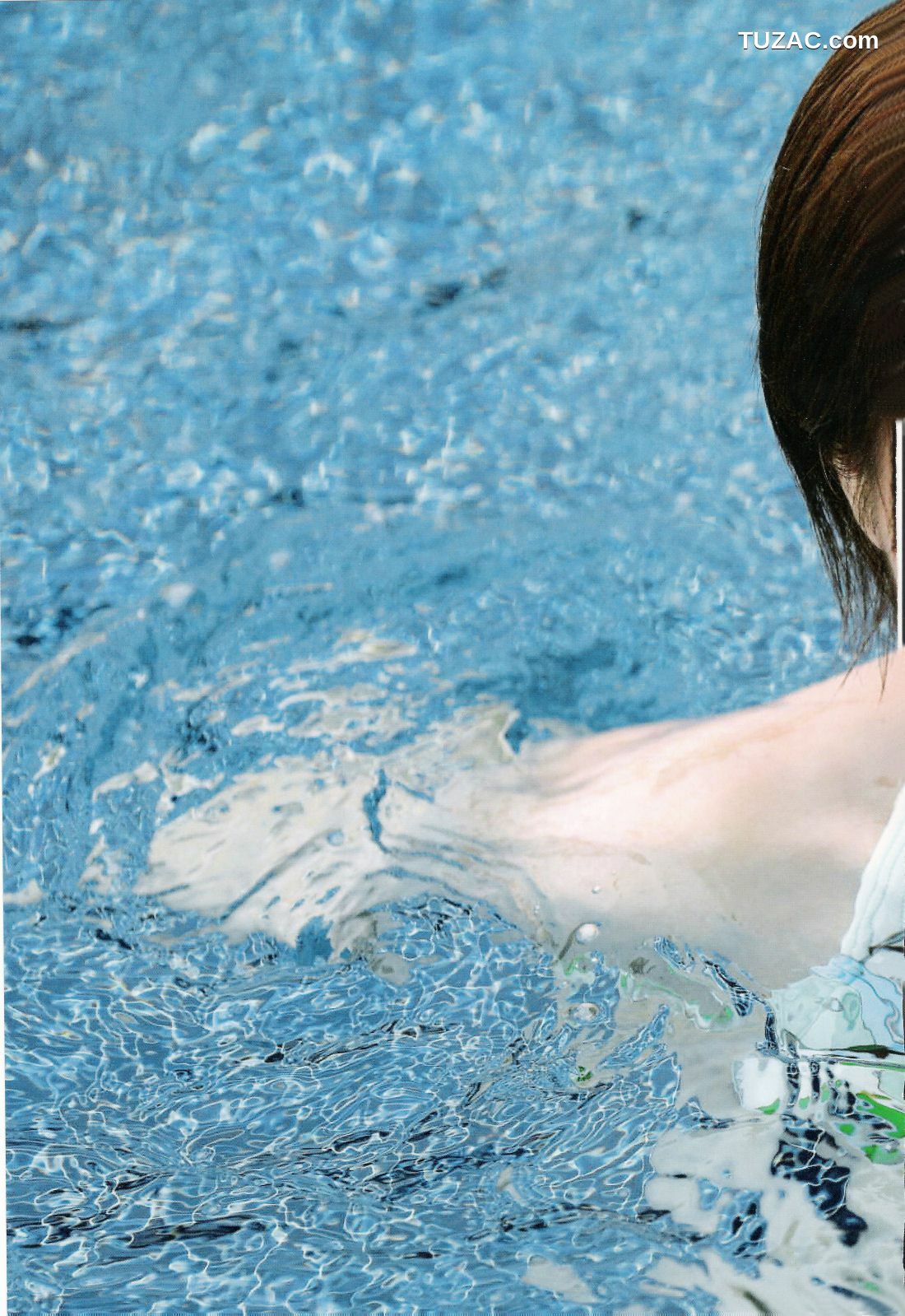 PB写真集_亀井絵里 《ERI》 写真集[134P]