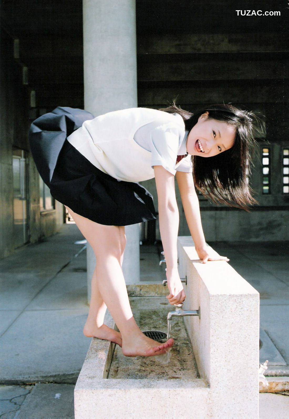 PB写真集_亀井絵里 《ERI》 写真集[134P]