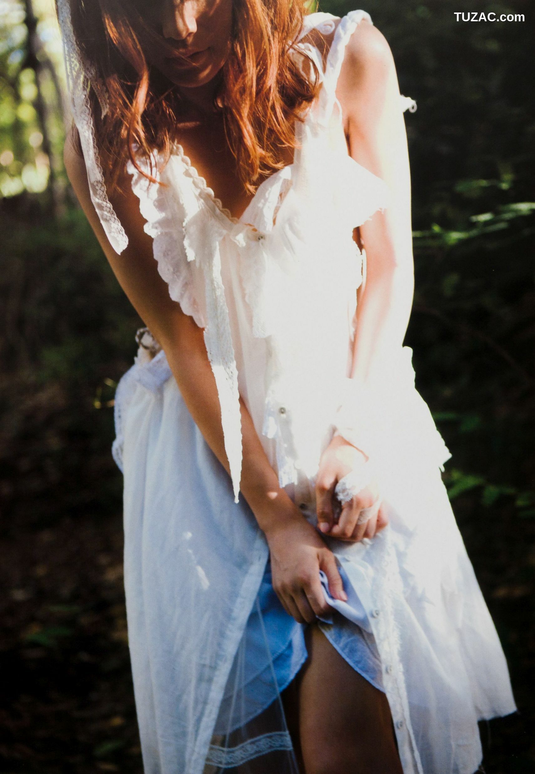 PB写真集_亀井絵里 《sweet》 写真集 [70P]