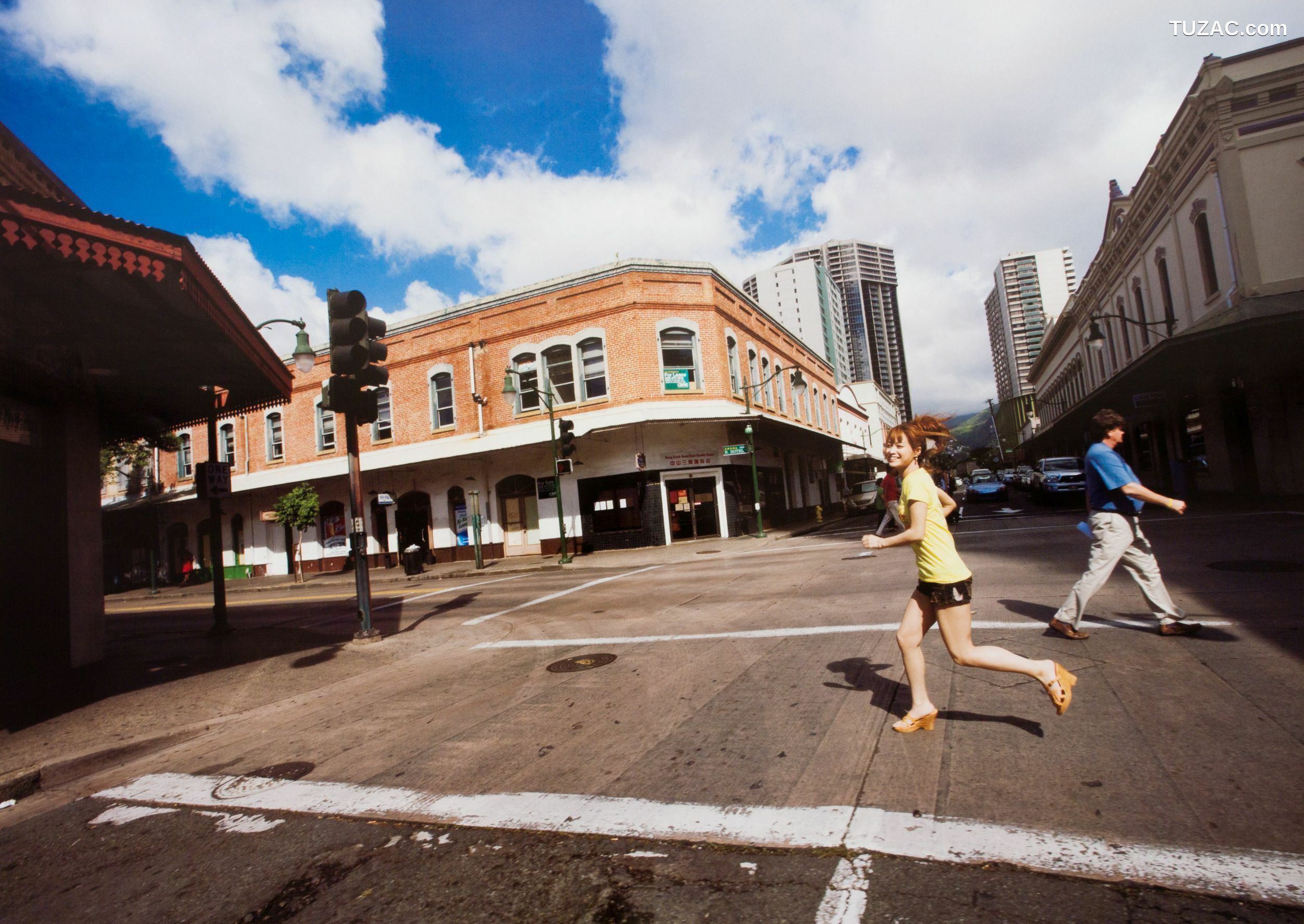 PB写真集_亀井絵里 《sweet》 写真集 [70P]