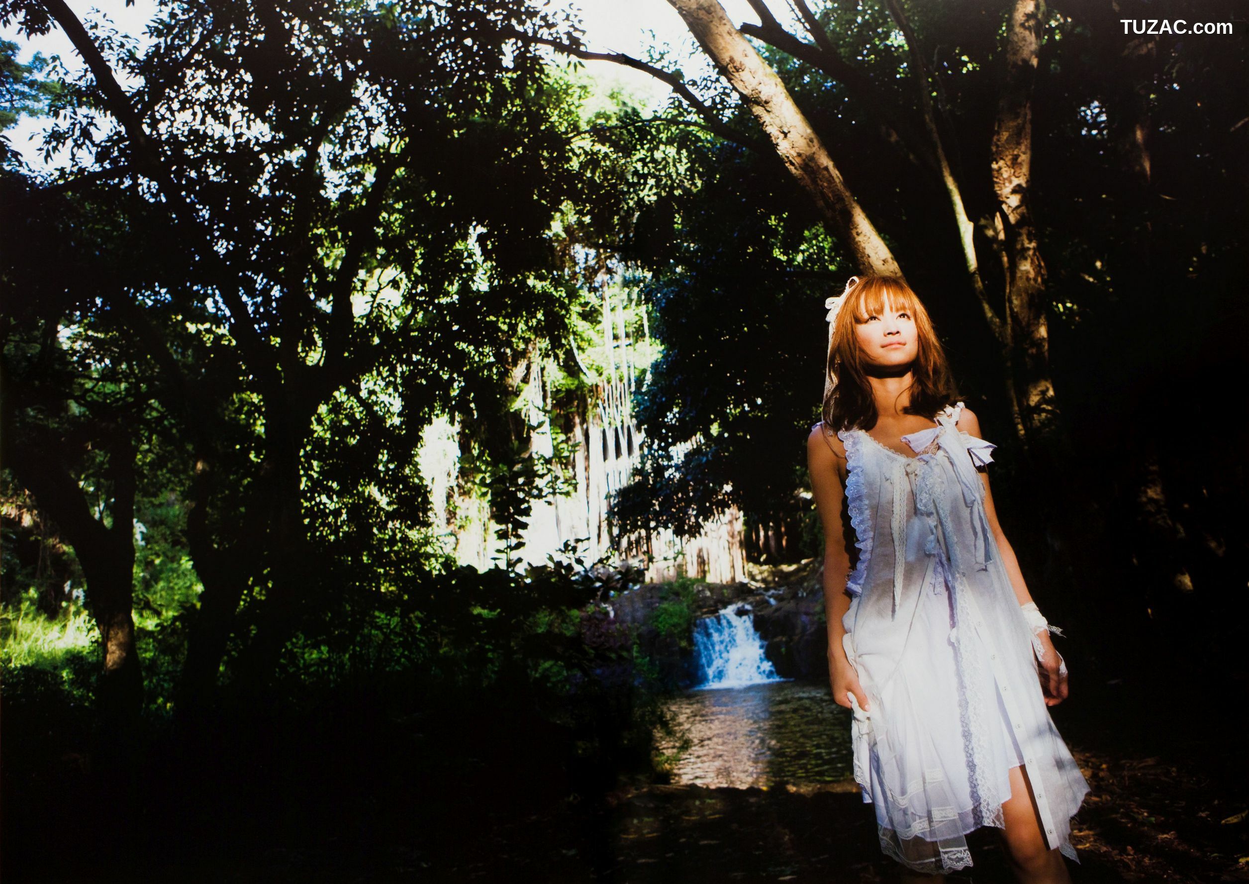 PB写真集_亀井絵里 《sweet》 写真集 [70P]