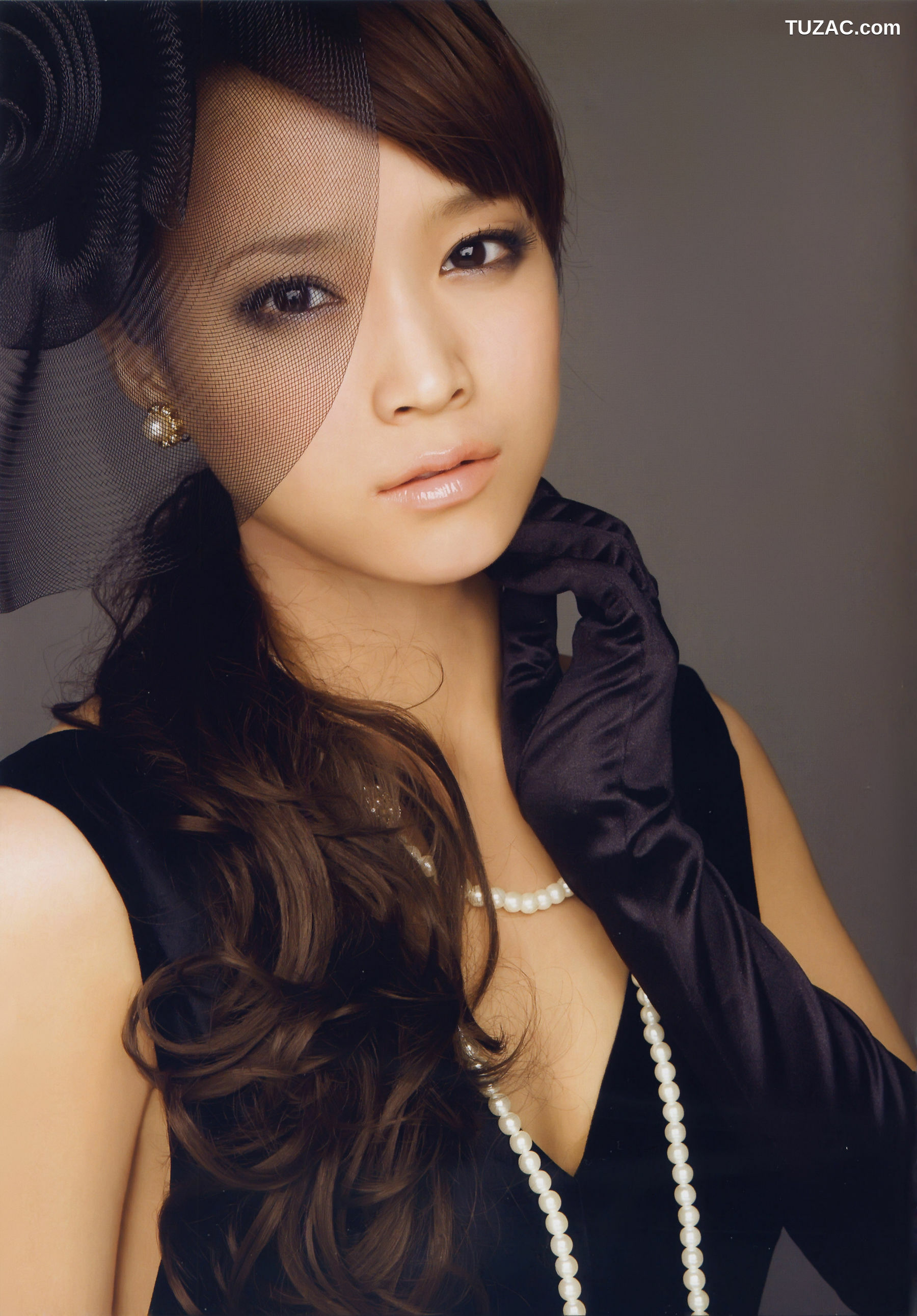 PB写真集_亀井絵里《Thanks》 写真集[65P]