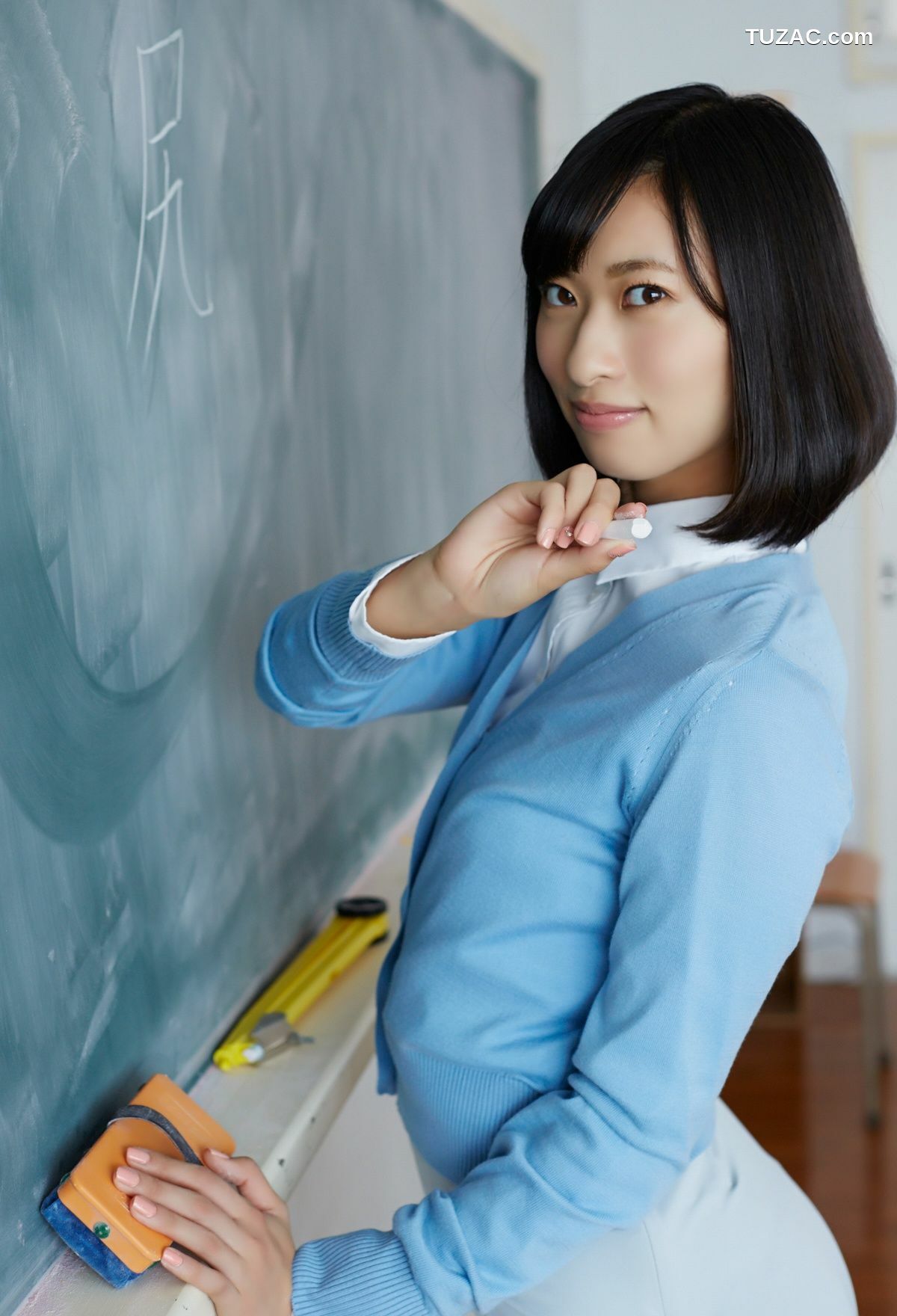 PB写真集_仓持由香《我思う､故に尻あり》 写真集[87P]